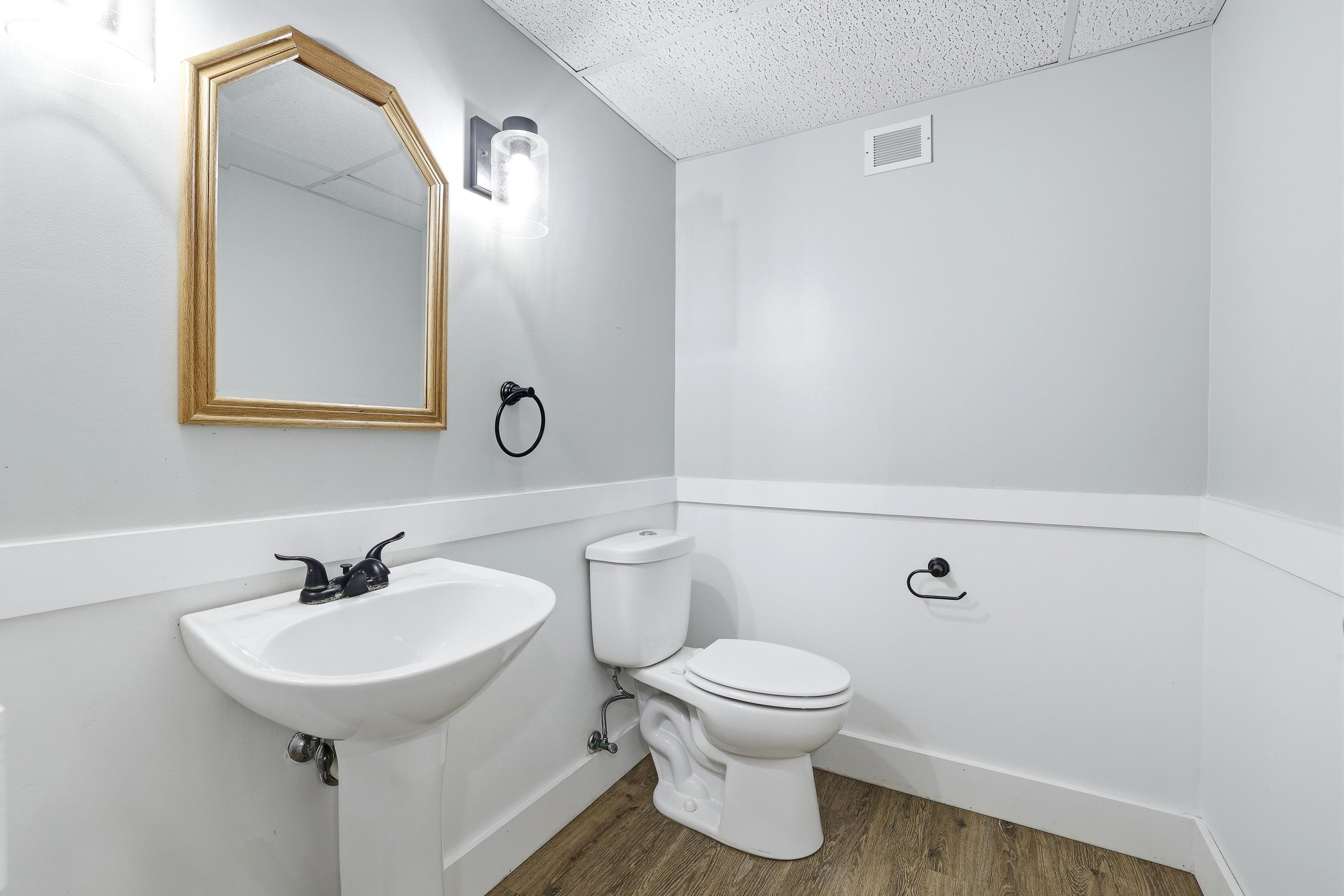5664 Regent Street Property Photo 43