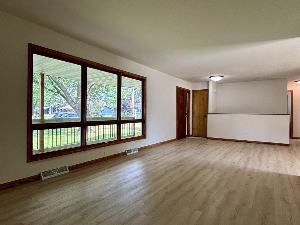 5606 Walnut Street Property Photo 8