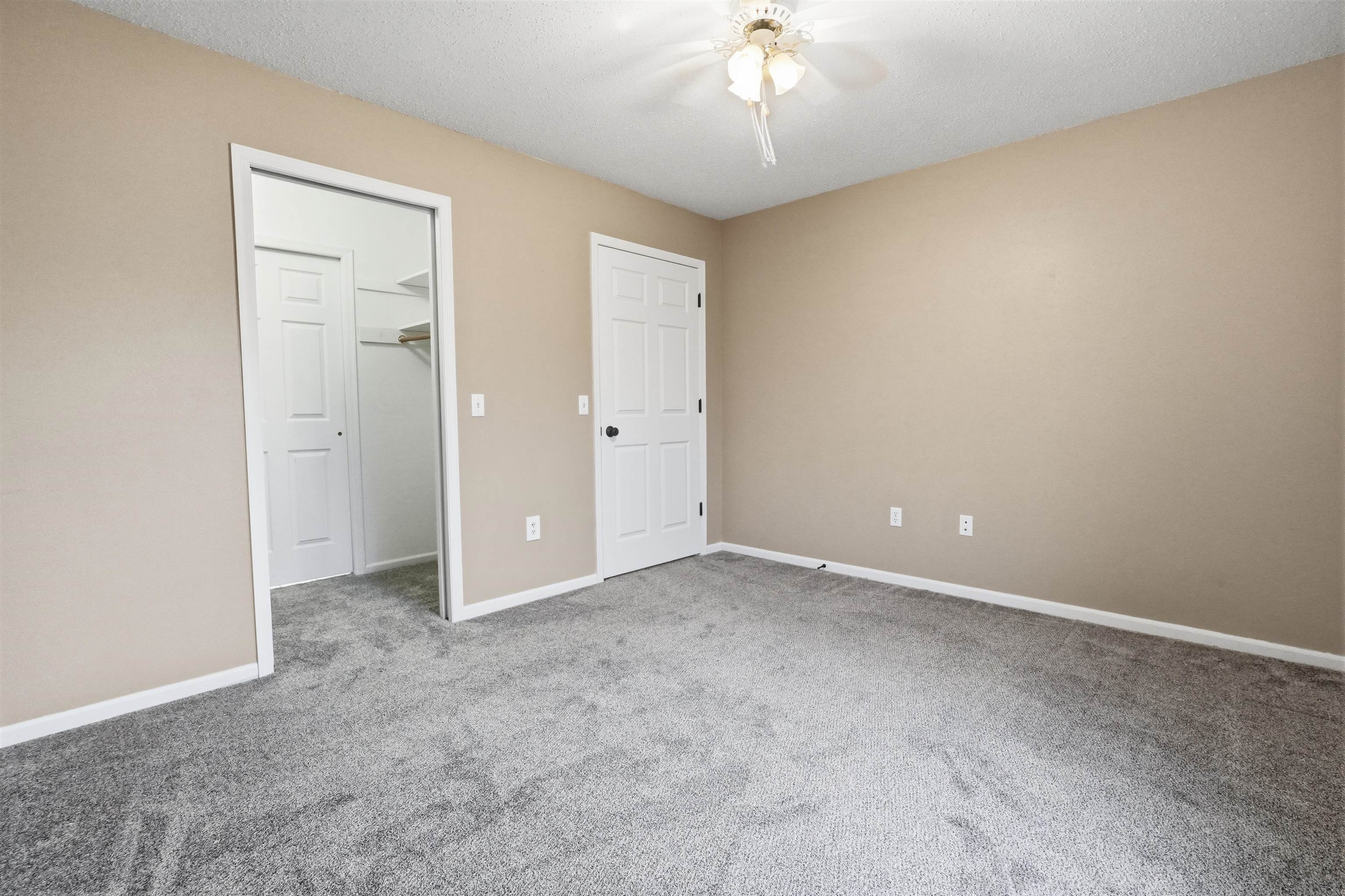 876 E Allman Street Property Photo 6