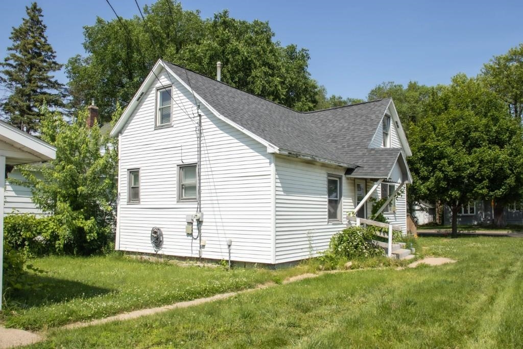 1002 N 1st Avenue Property Photo 7