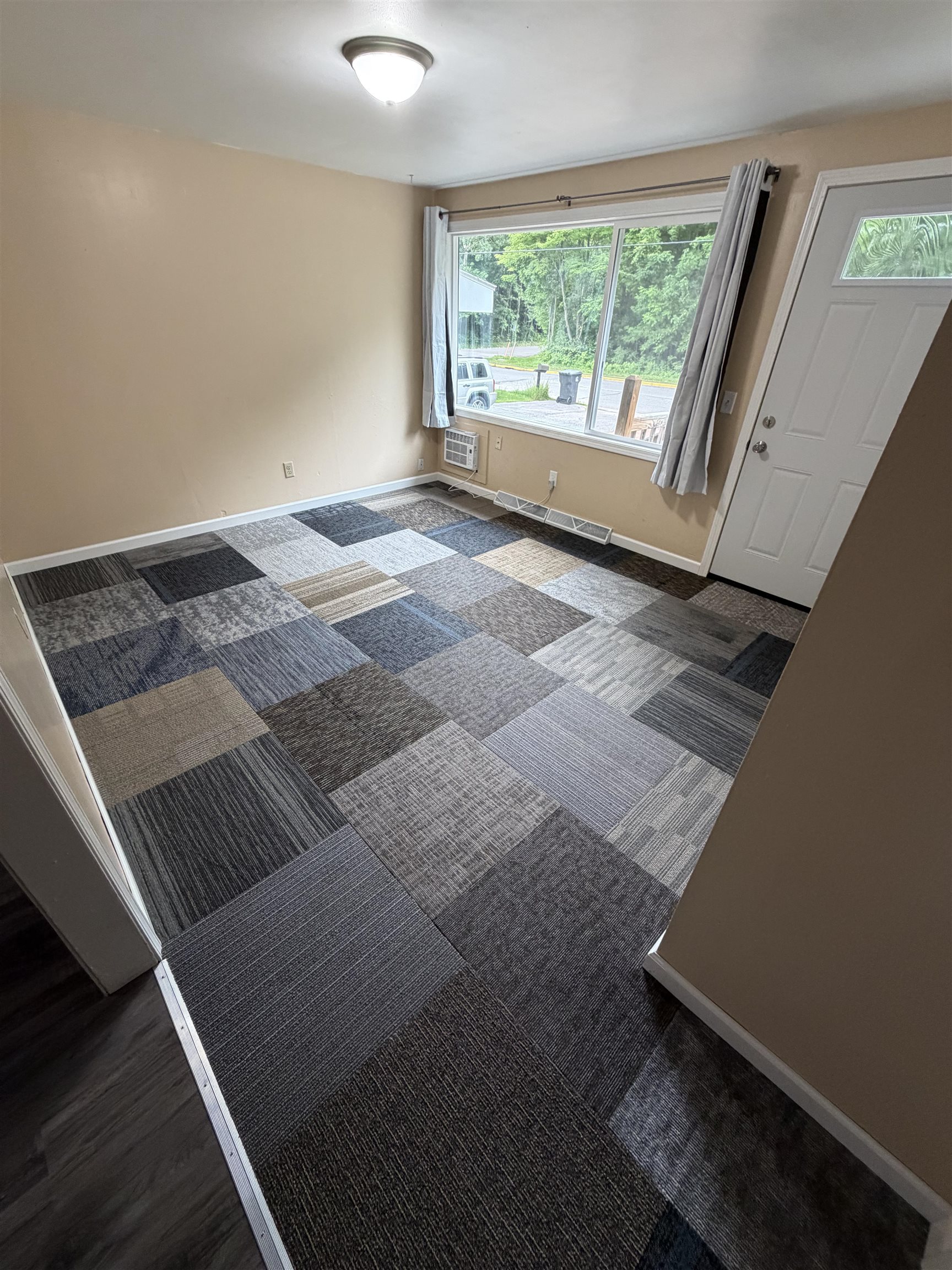 406 E Linden Street Property Photo 5