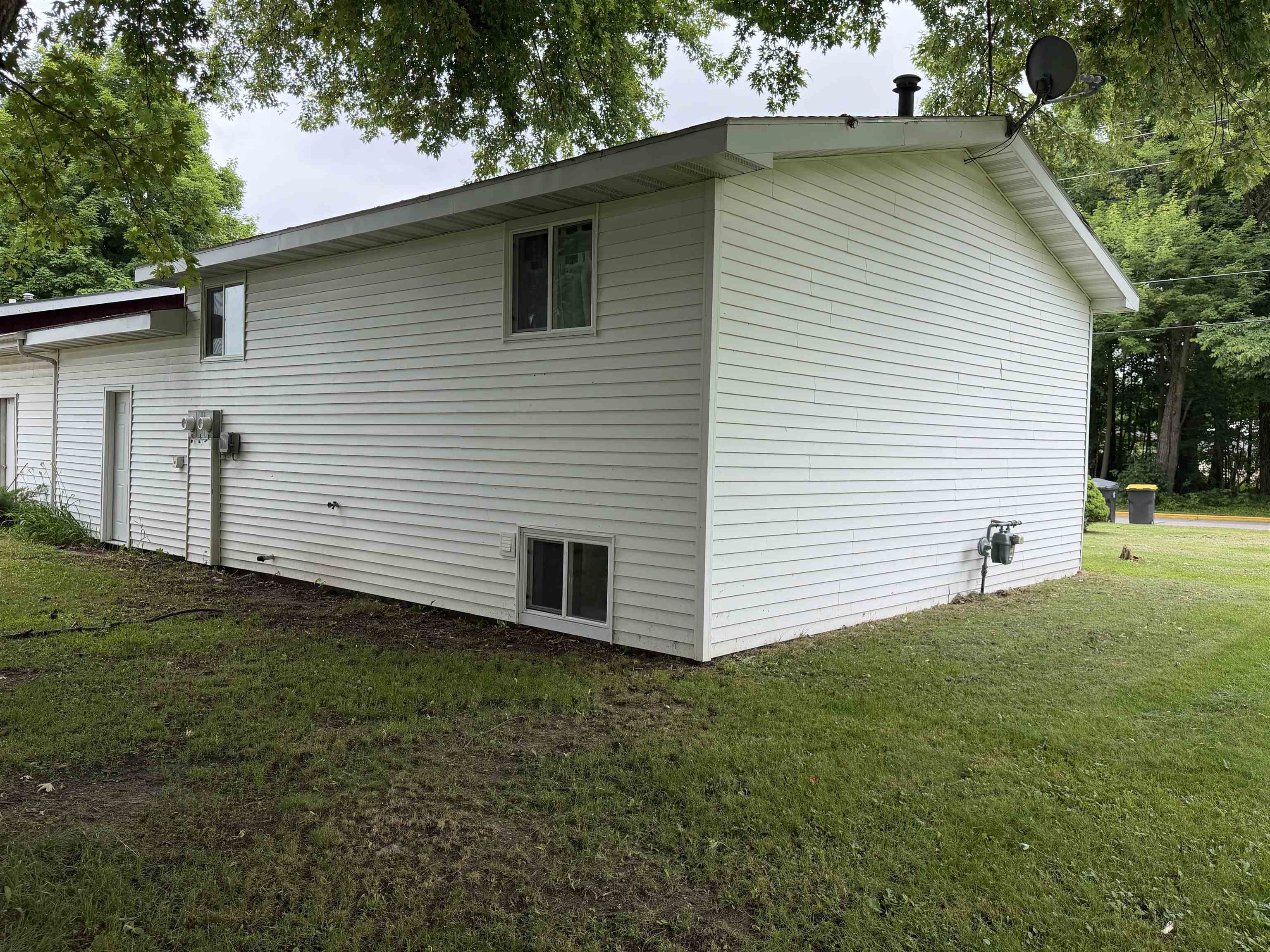 406 E Linden Street Property Photo 16