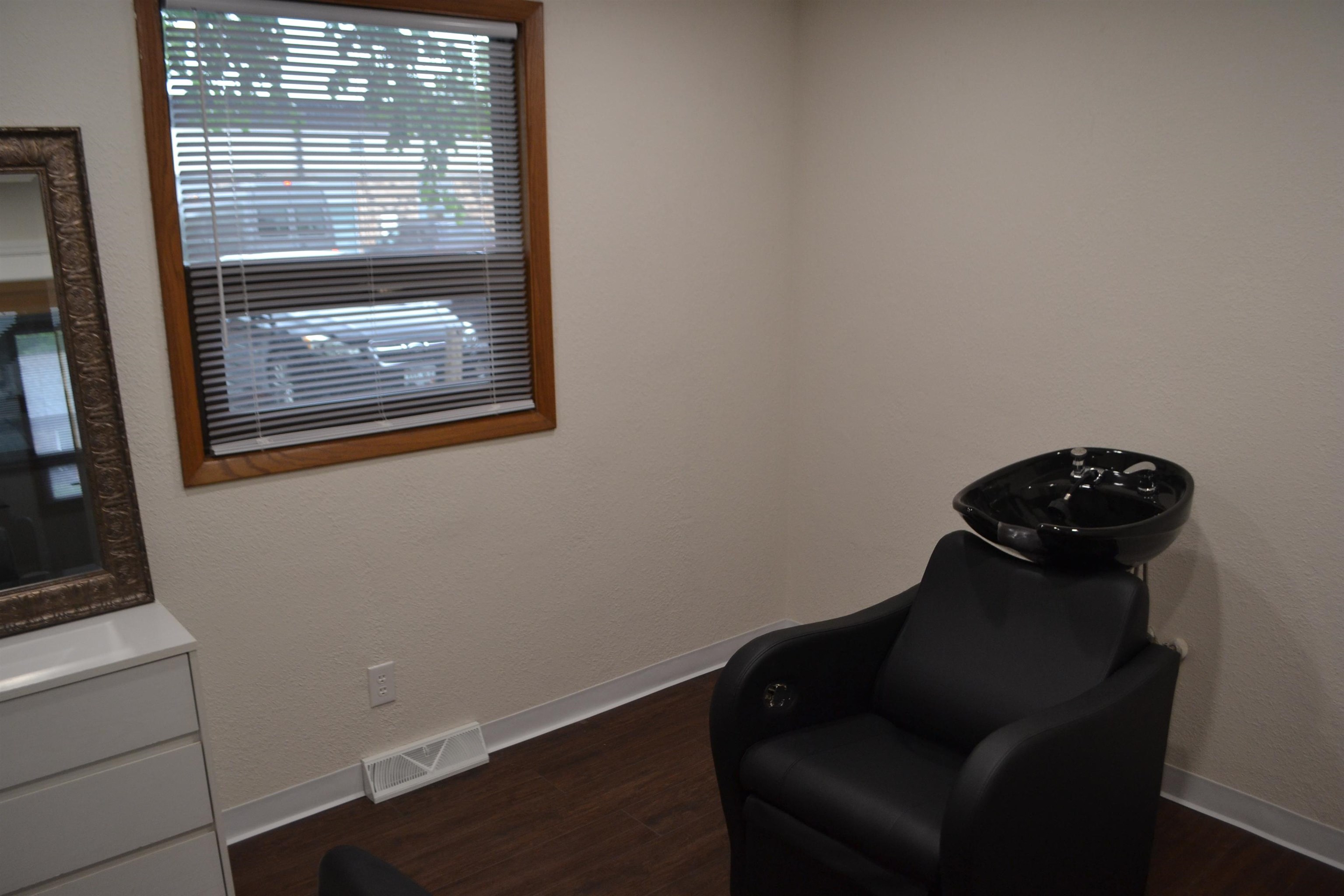 609 Jackson Street Property Photo 12