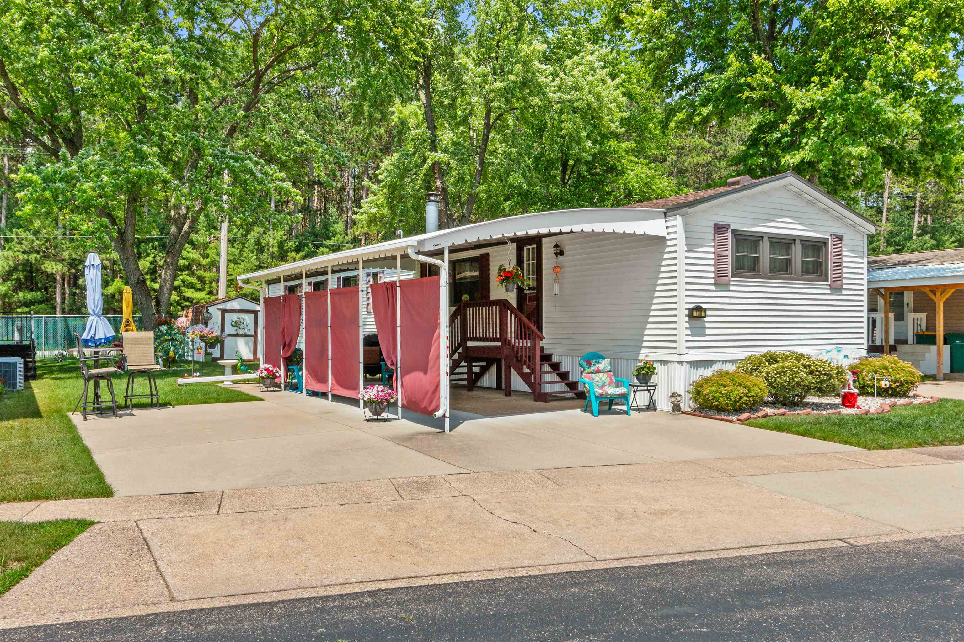7740 South Park Road Property Photo 1
