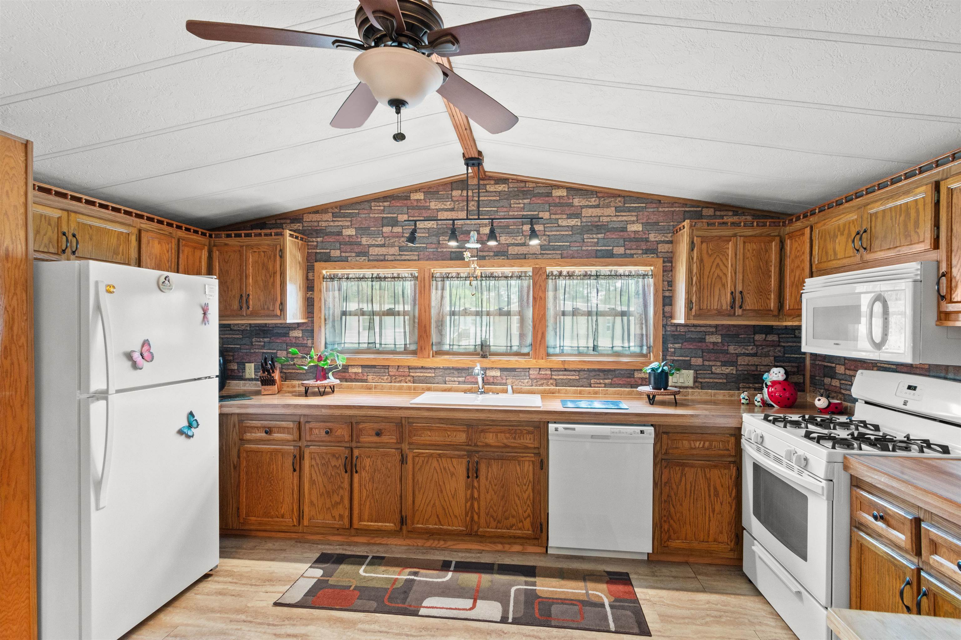 7740 South Park Road Property Photo 3