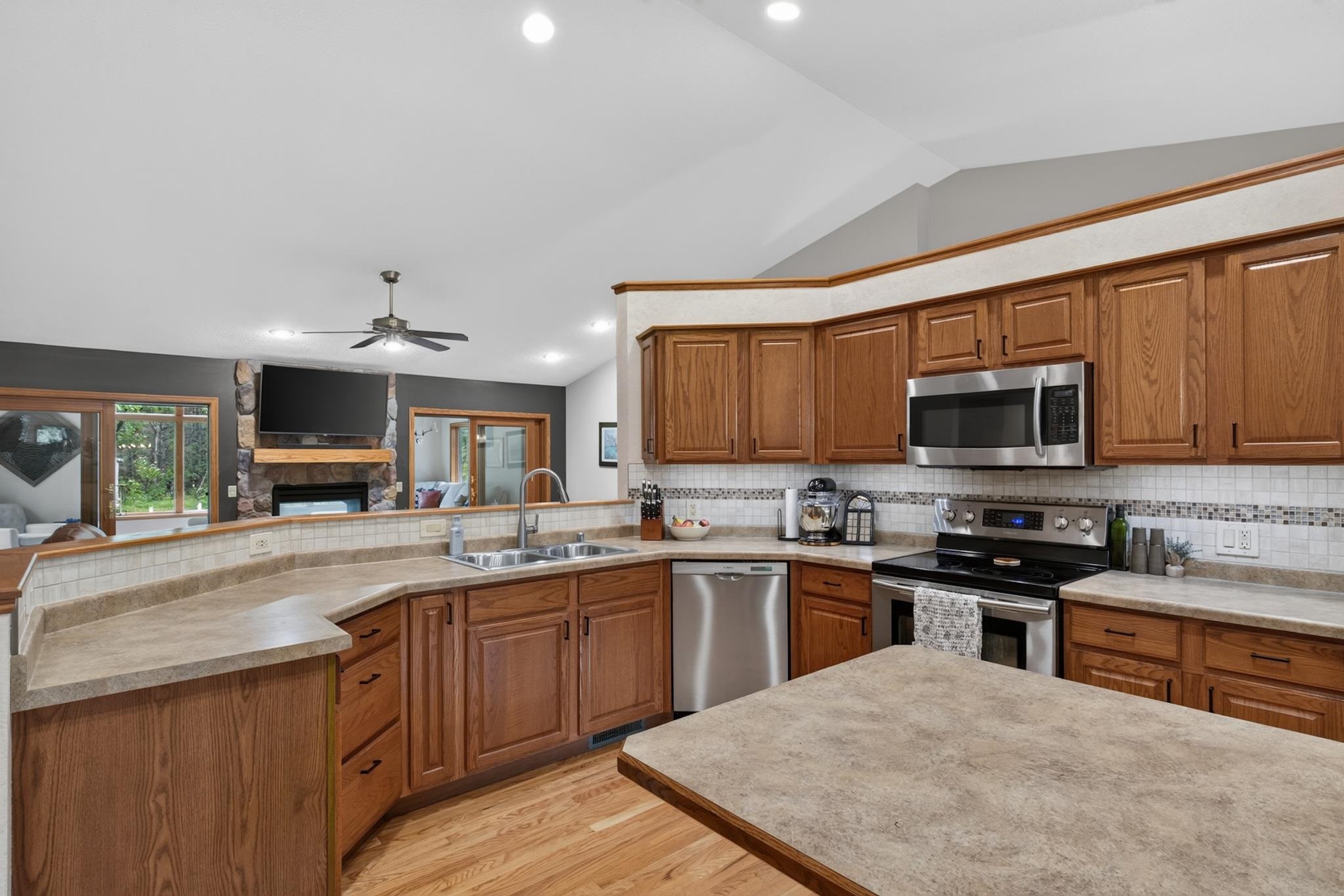 9239 Camilla Court Property Photo 6