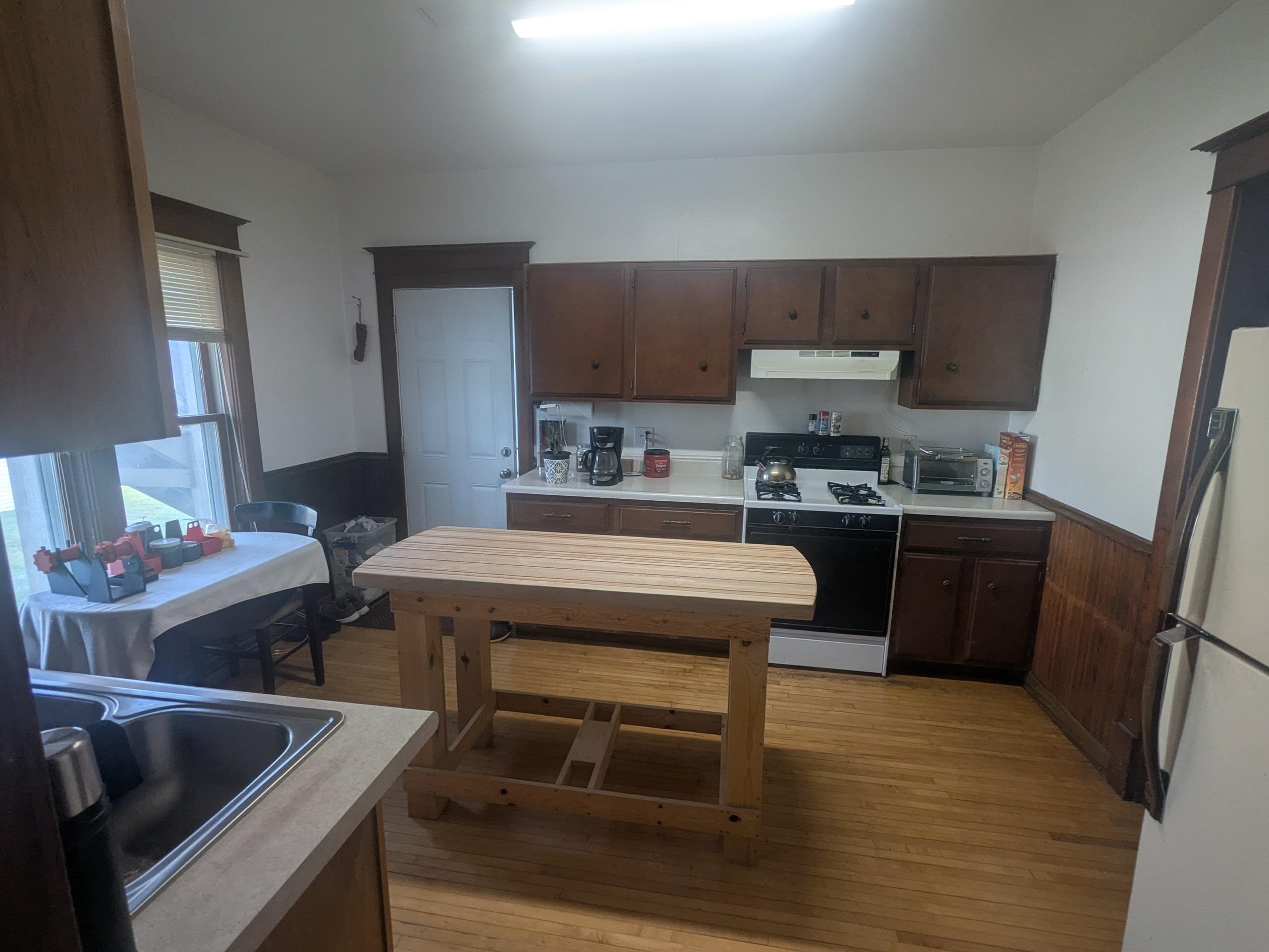 635 S 4th Avenue Property Photo 3