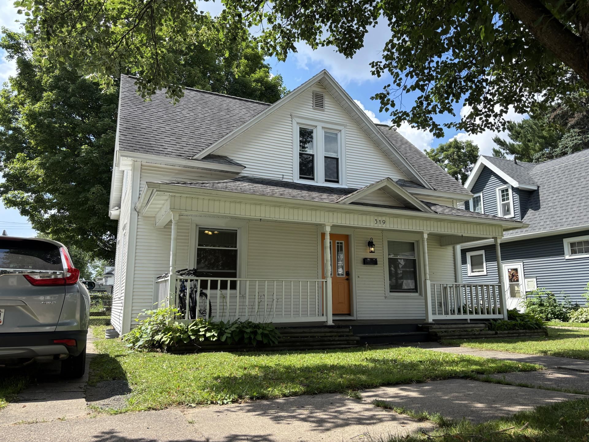319 Lincoln Avenue Property Photo 2