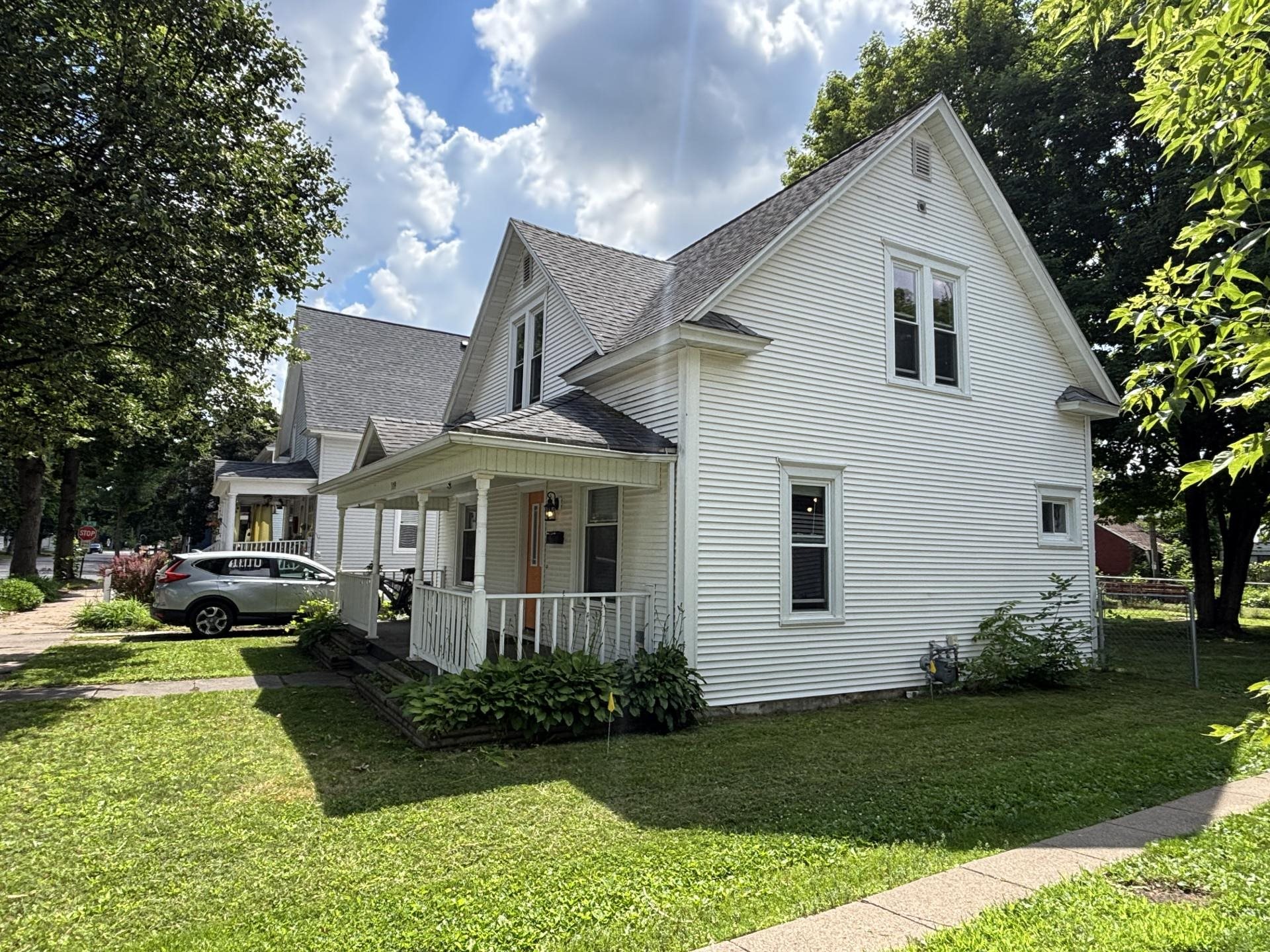 319 Lincoln Avenue Property Photo 5