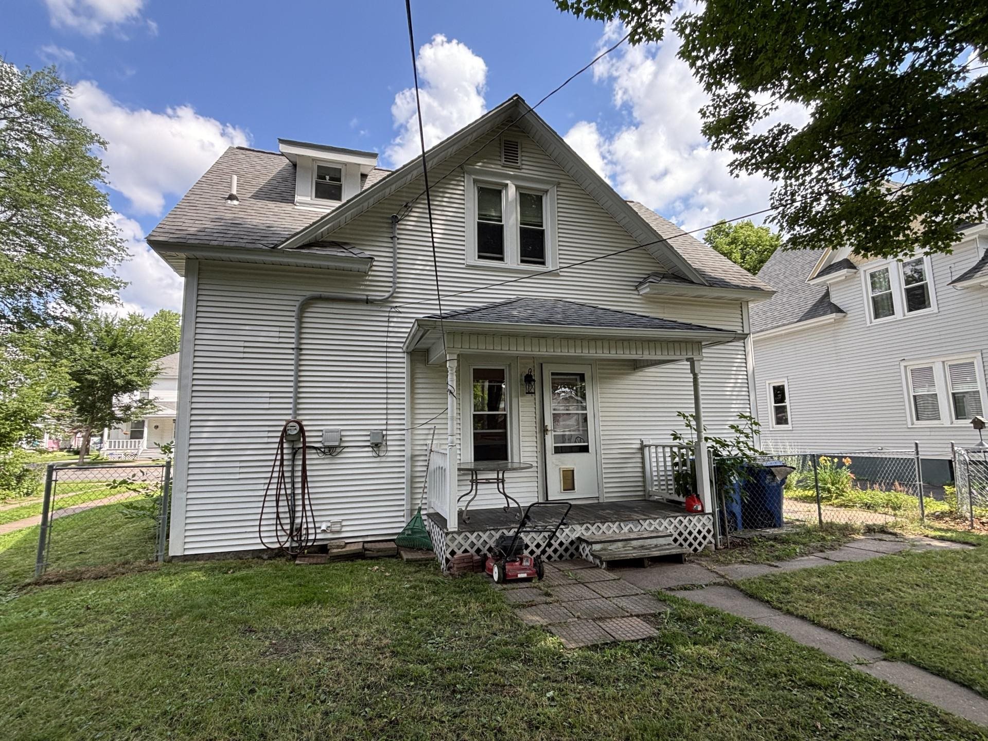 319 Lincoln Avenue Property Photo 10