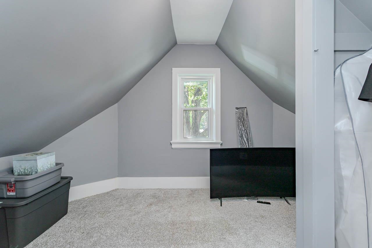 708 Mc Indoe Street Property Photo 22
