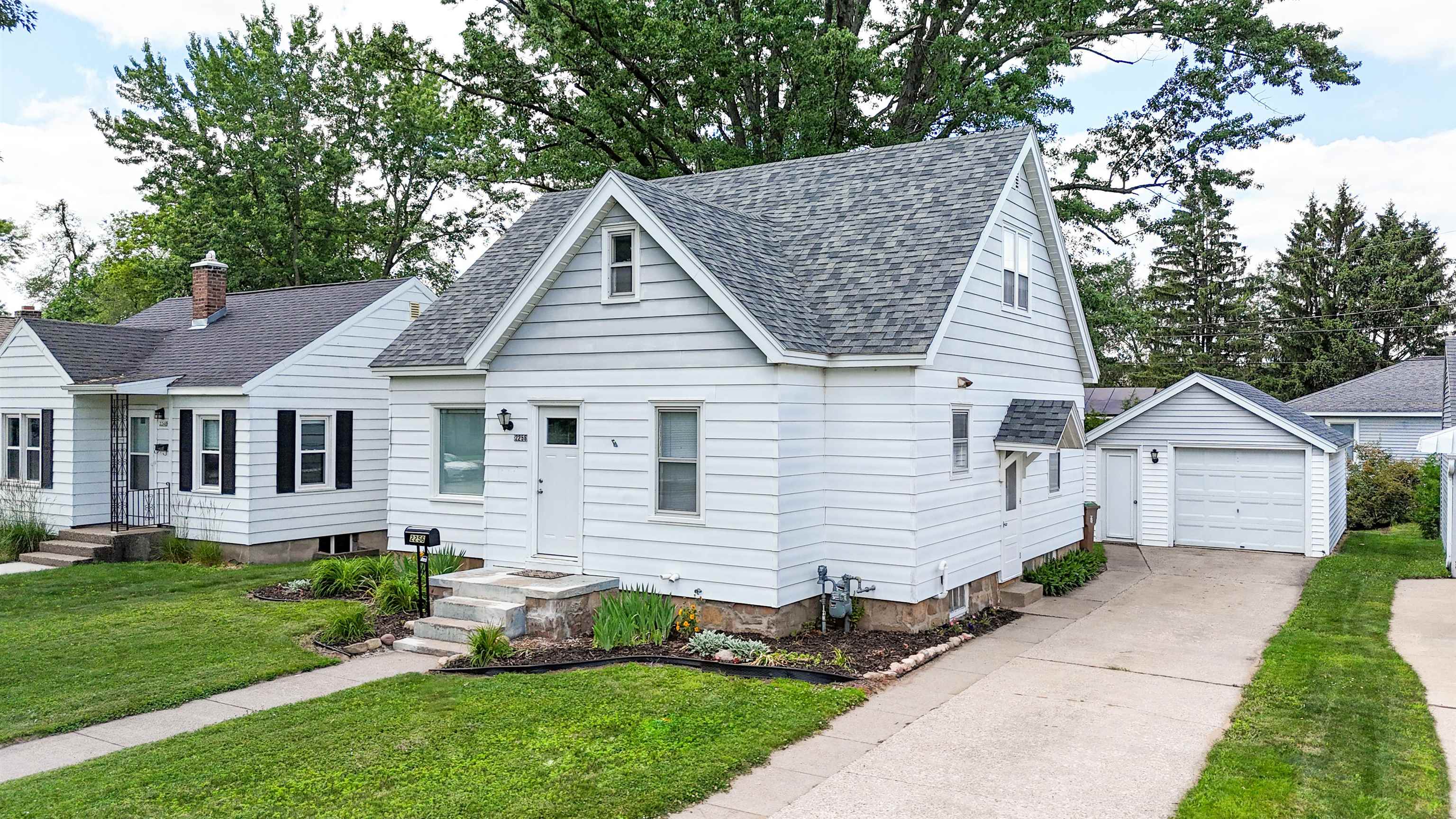 2256 Fourth Avenue Property Photo 1