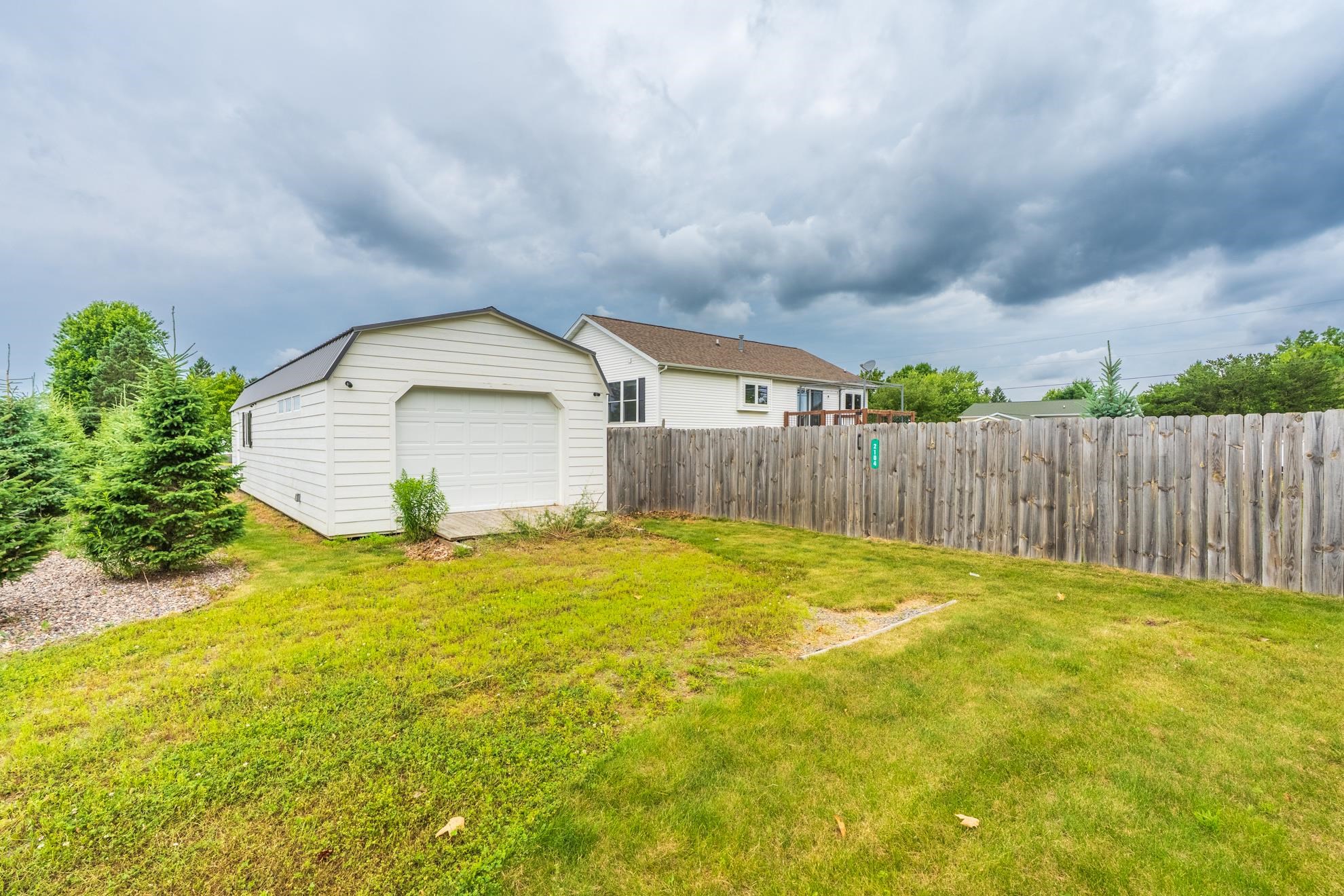 2104 Meadow Drive Property Photo 4
