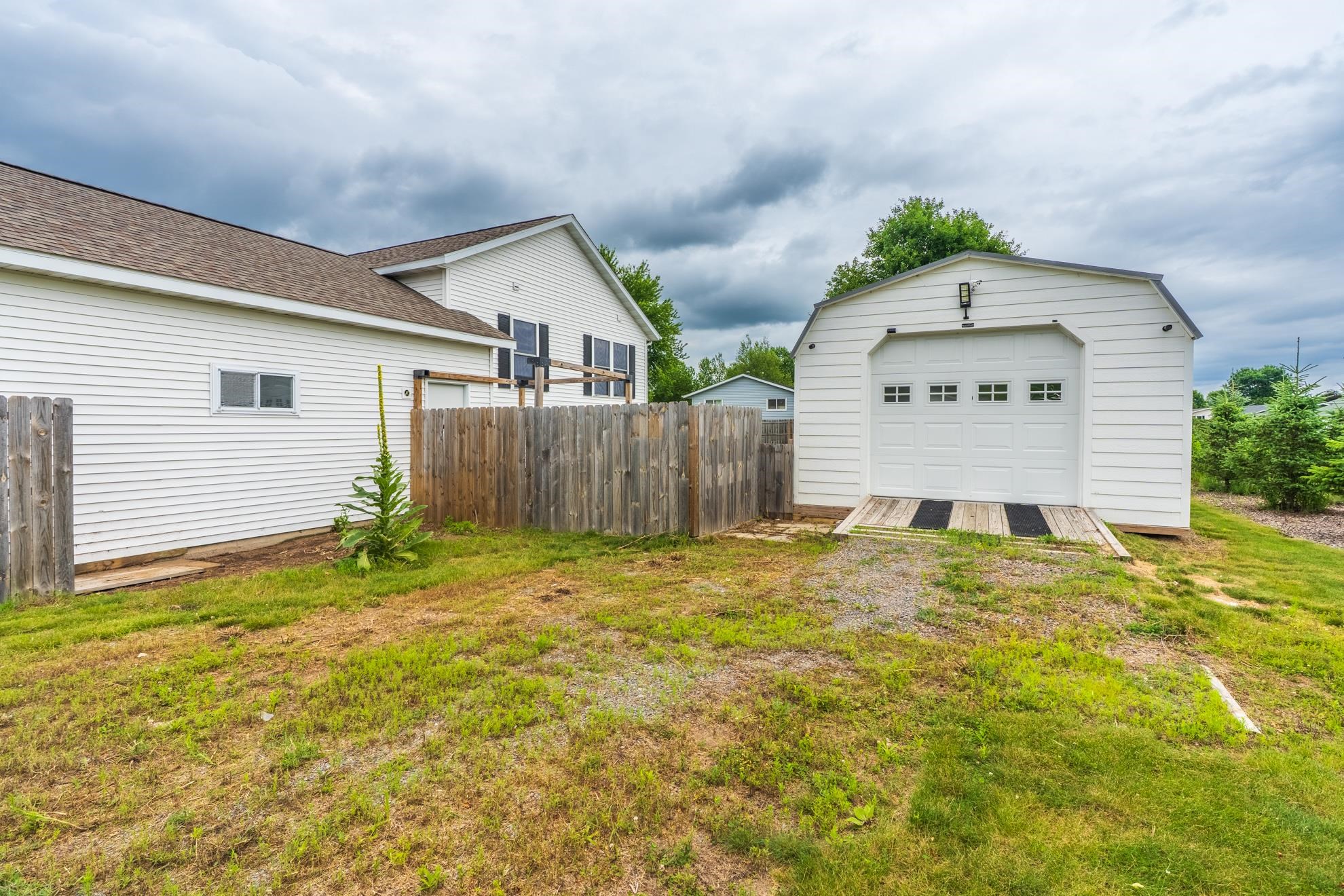 2104 Meadow Drive Property Photo 5