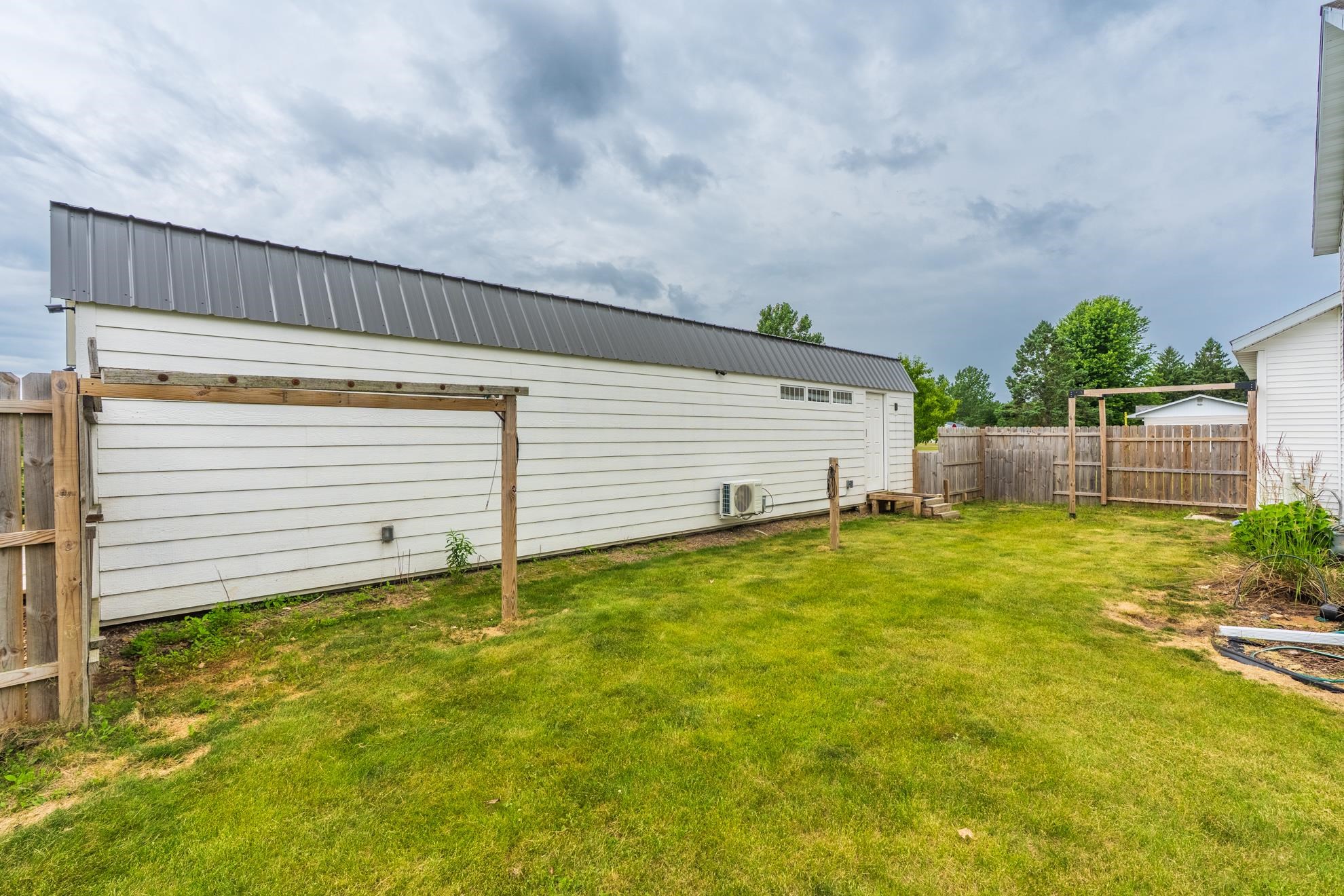 2104 Meadow Drive Property Photo 6