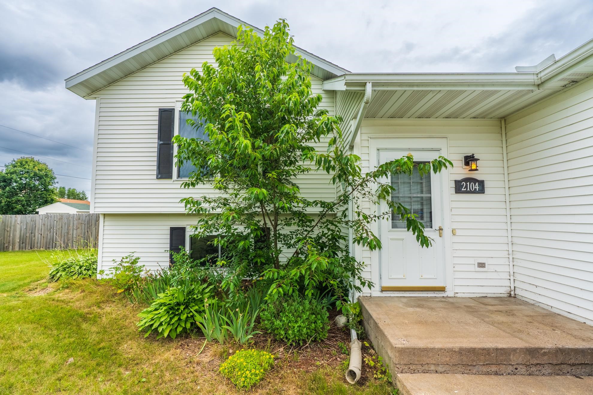 2104 Meadow Drive Property Photo 7