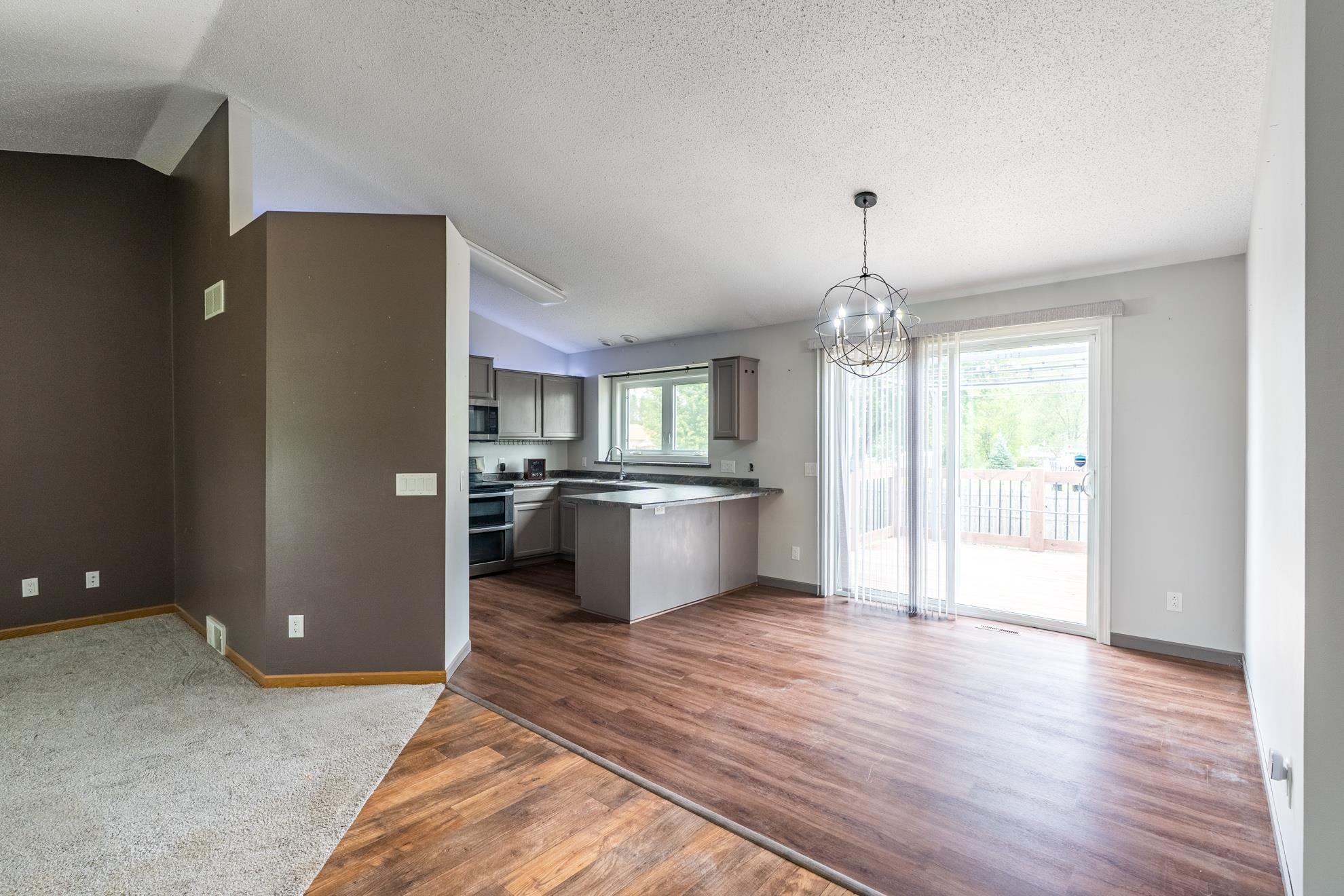 2104 Meadow Drive Property Photo 9