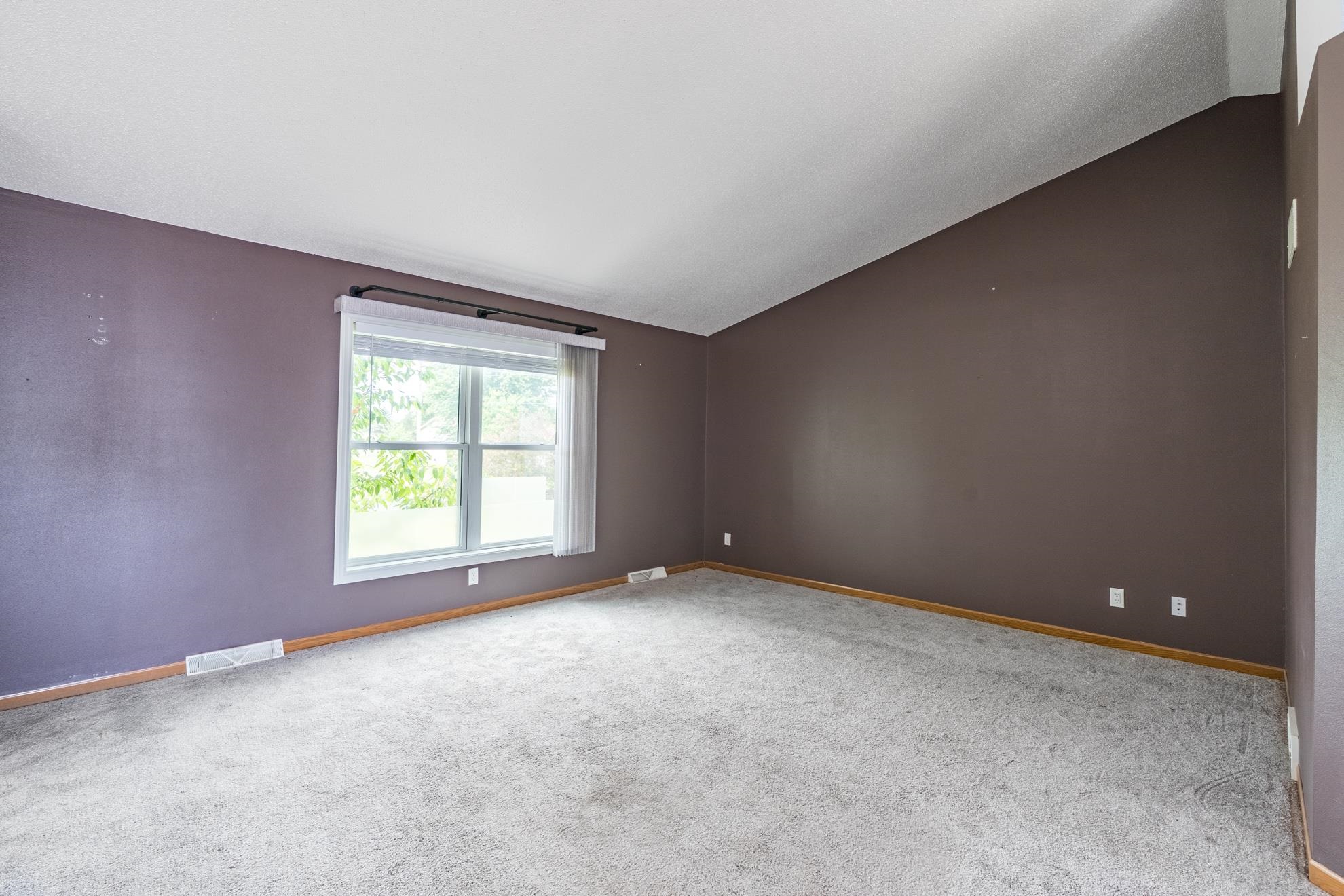 2104 Meadow Drive Property Photo 11