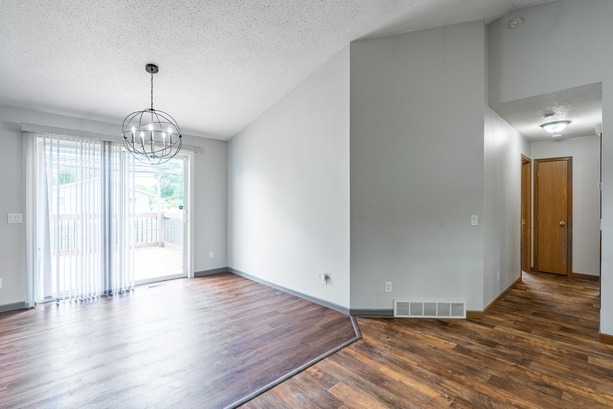 2104 Meadow Drive Property Photo 14