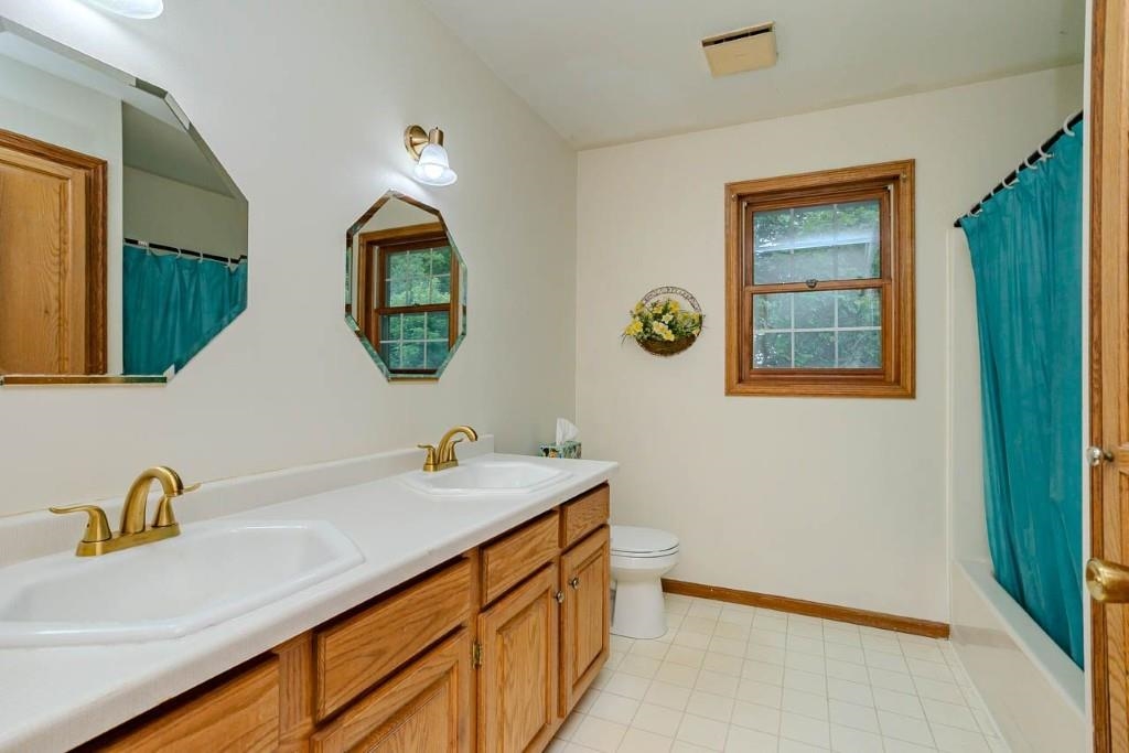 413 S Emerald Drive Property Photo 36