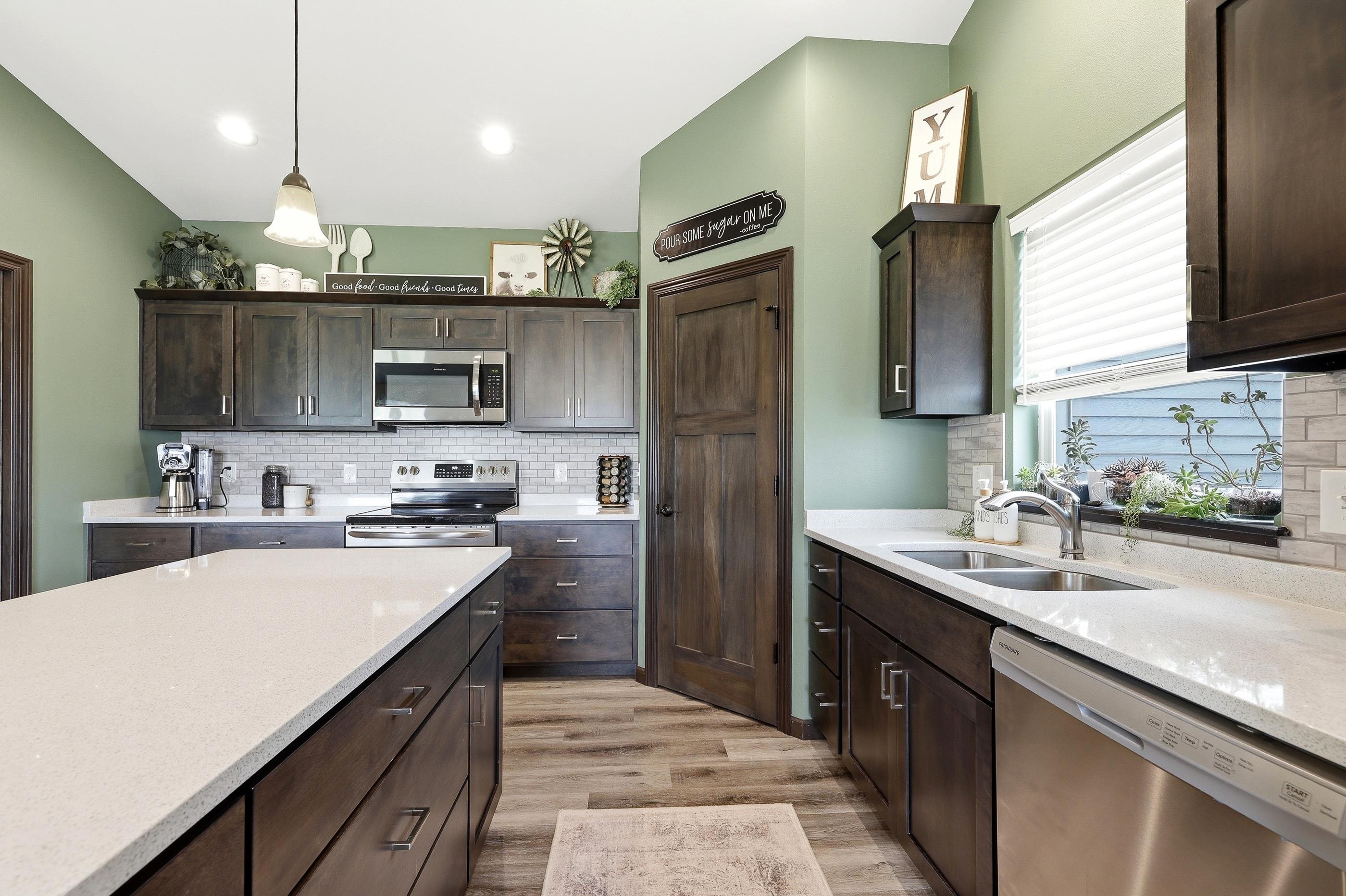 2375 Chesterfield Drive Property Photo 14