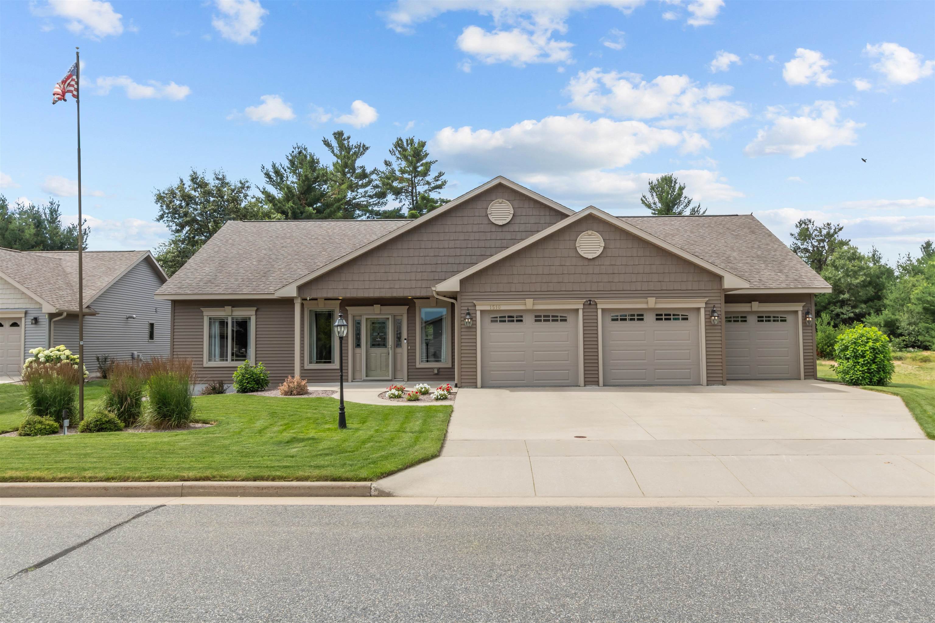 1510 Klevene Circle Property Photo 3