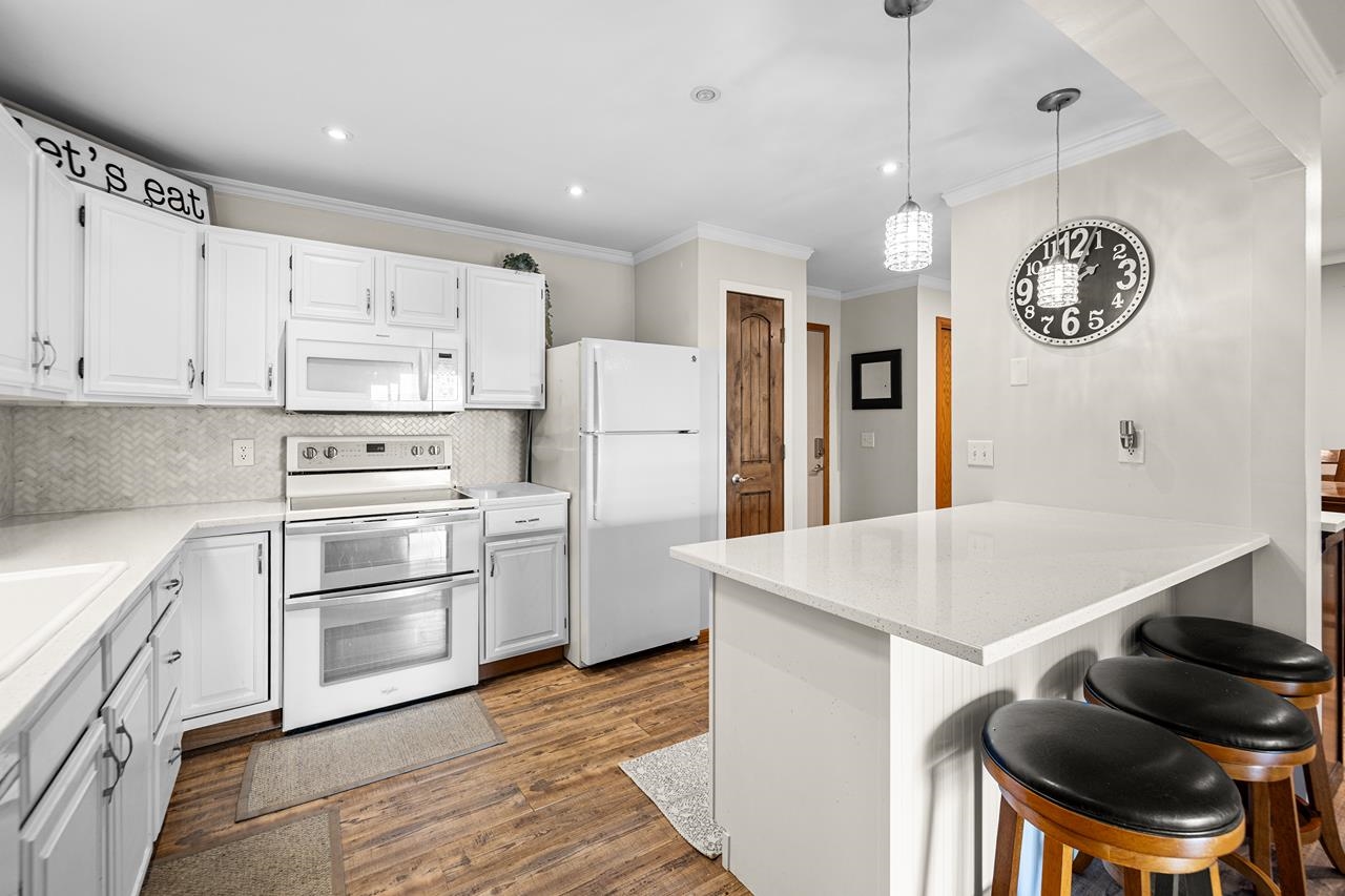1212 Grand Avenue Property Photo 2
