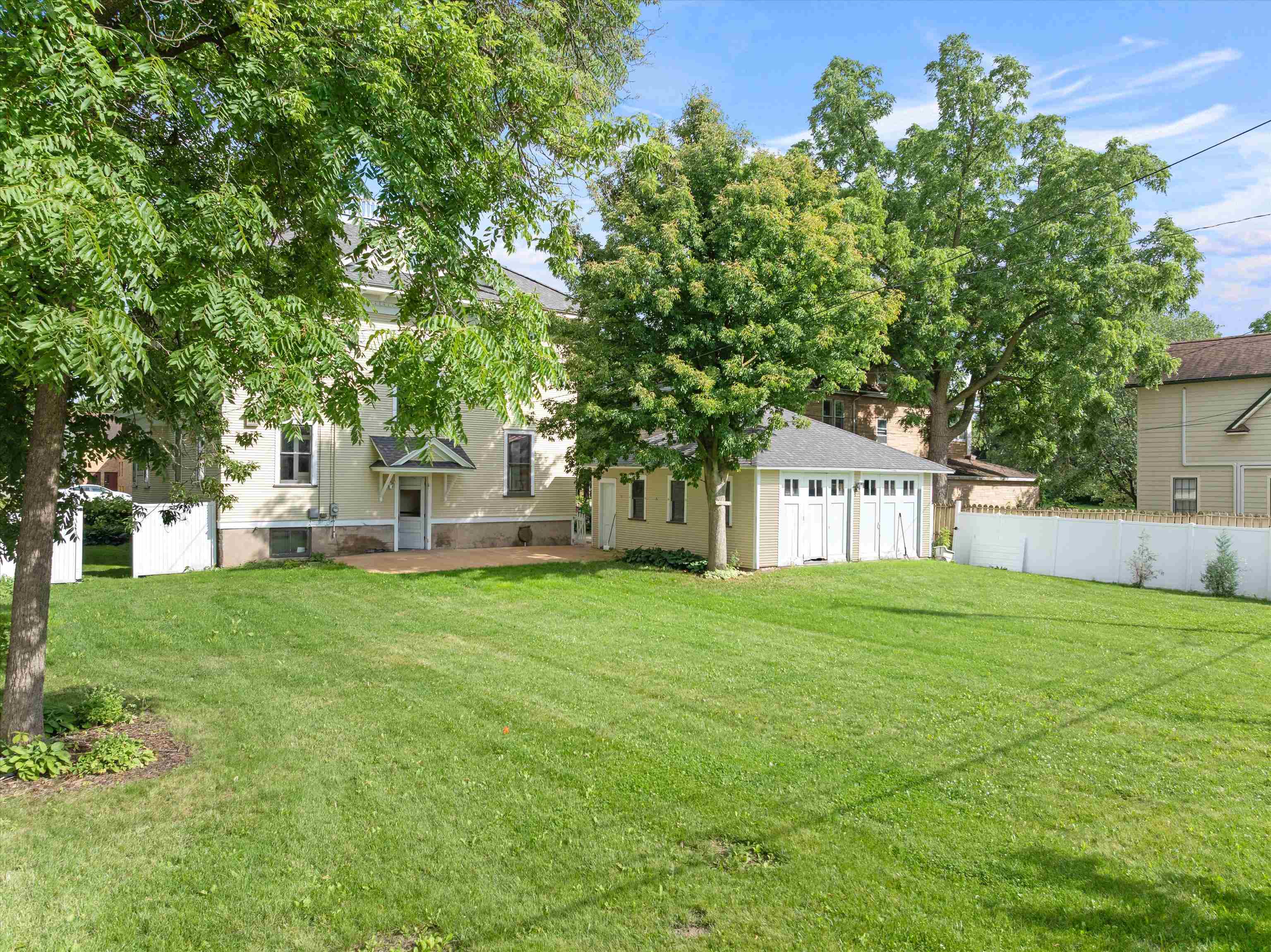 208 S Cherry Avenue Property Photo 8