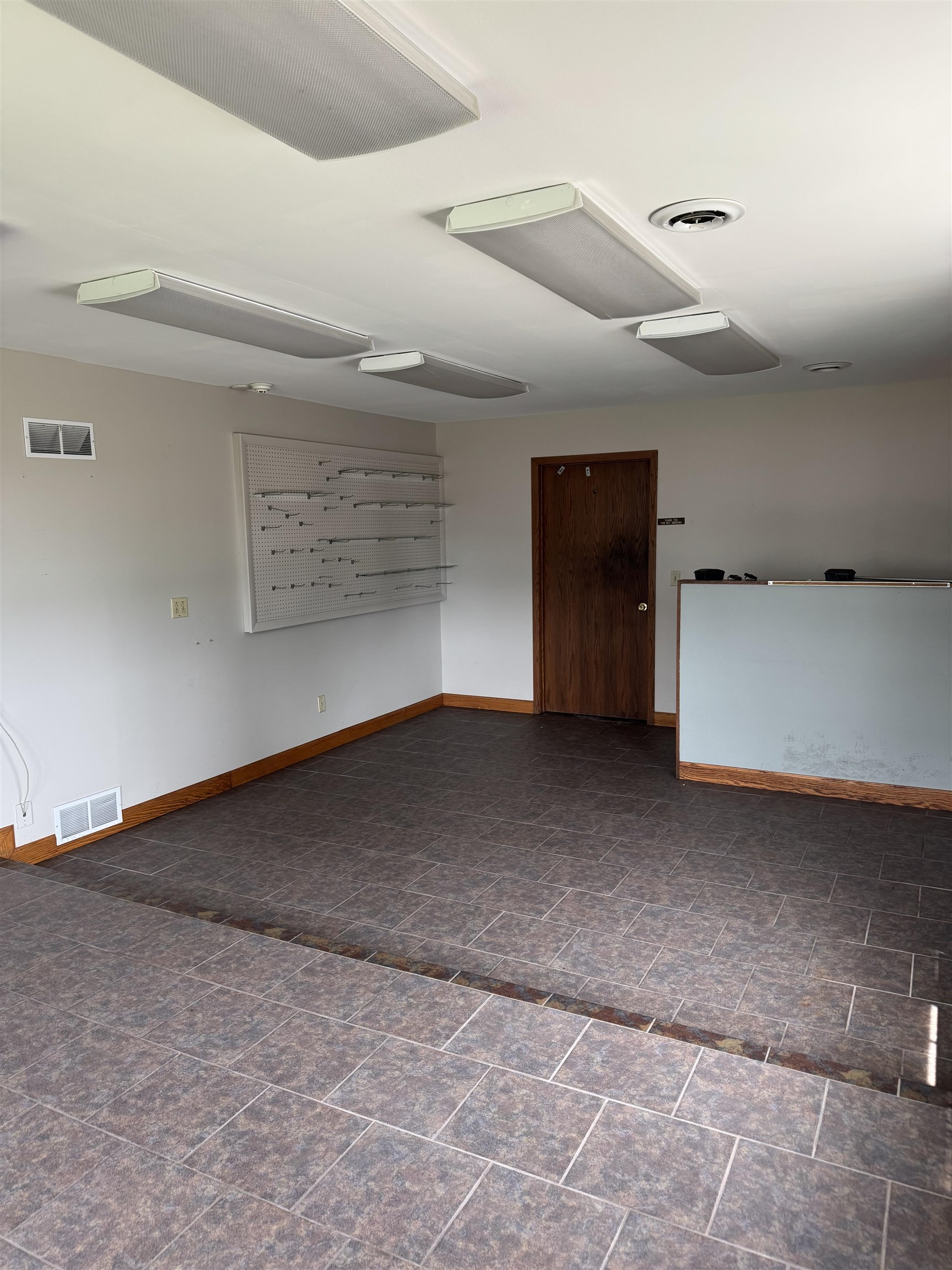 2000 Industrial Park Road Property Photo 8