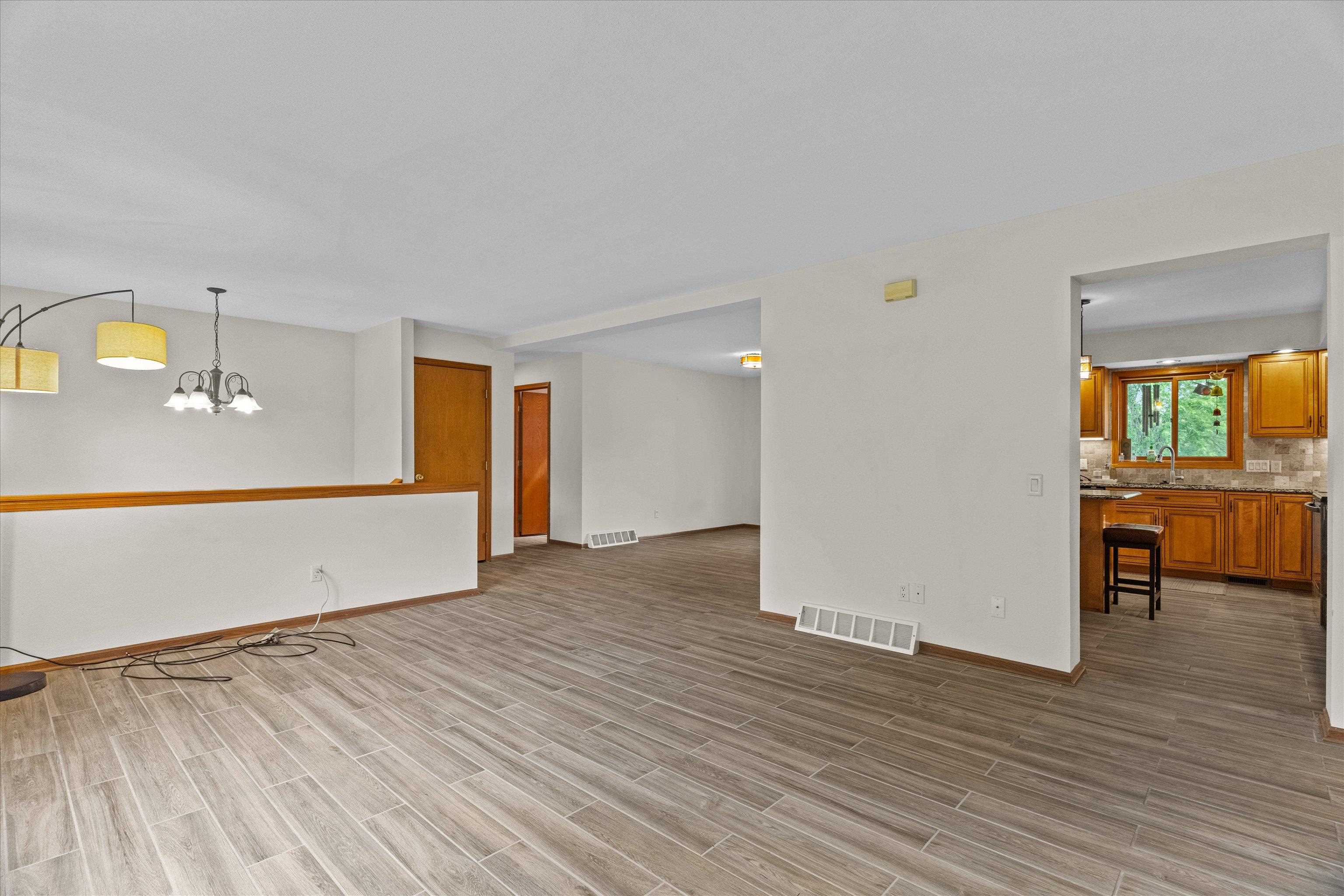 1407 S Washington Avenue Property Photo 7