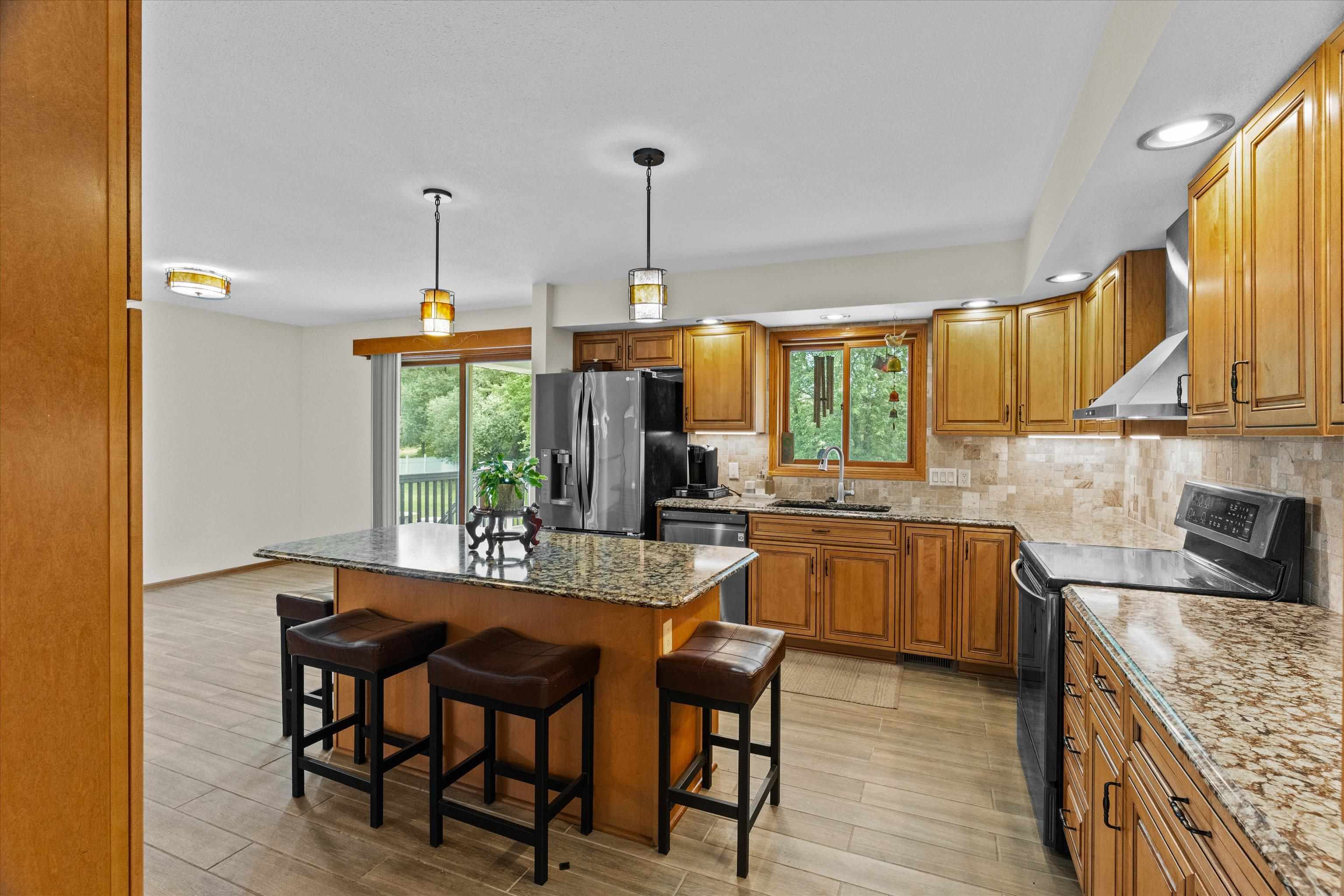 1407 S Washington Avenue Property Photo 8