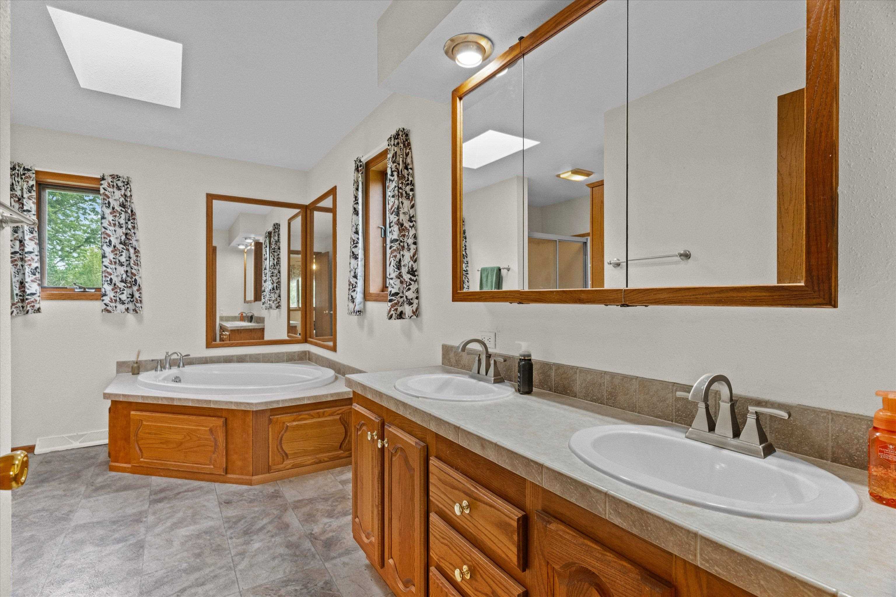 1407 S Washington Avenue Property Photo 18