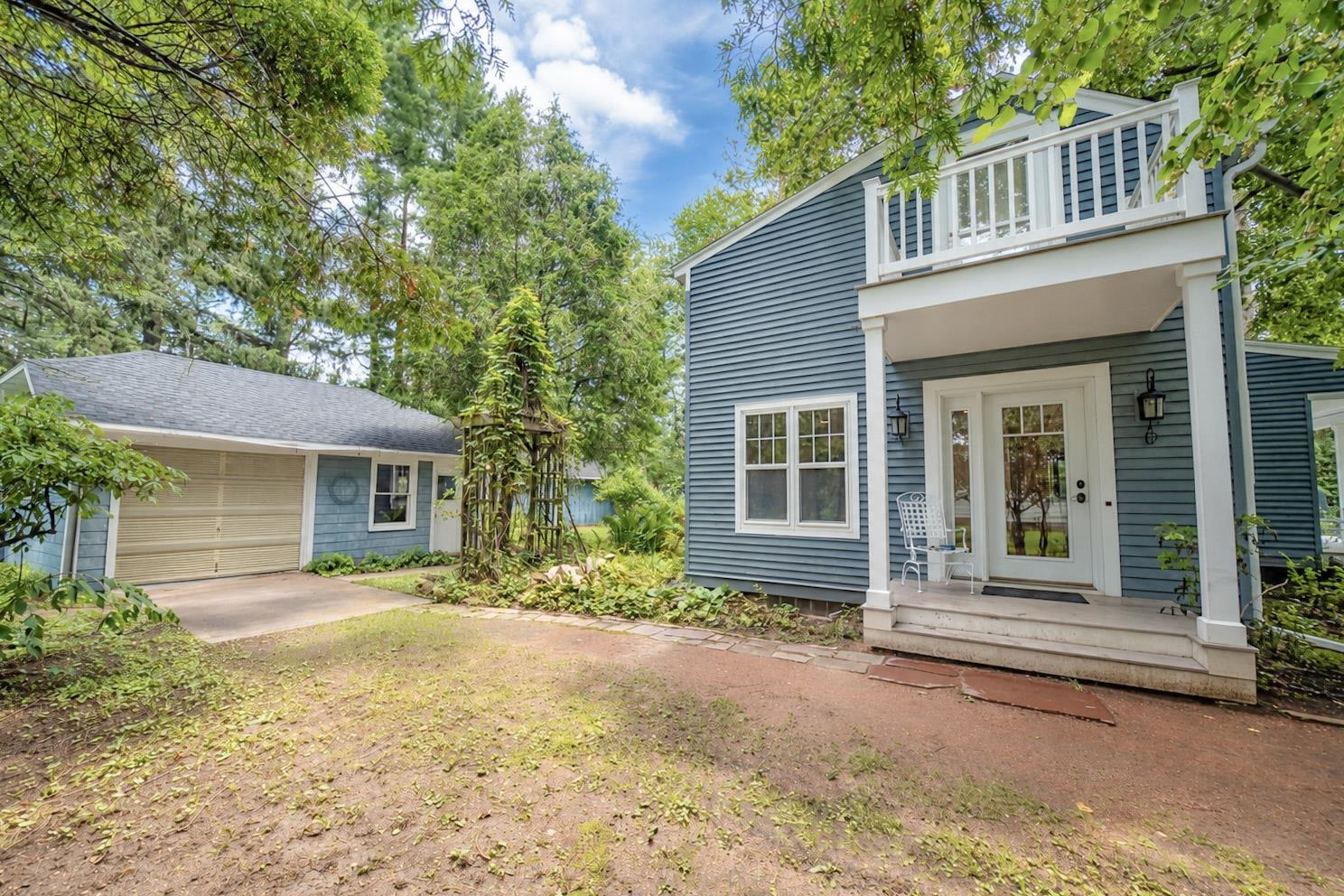 1018 Golf Club Road Property Photo 3