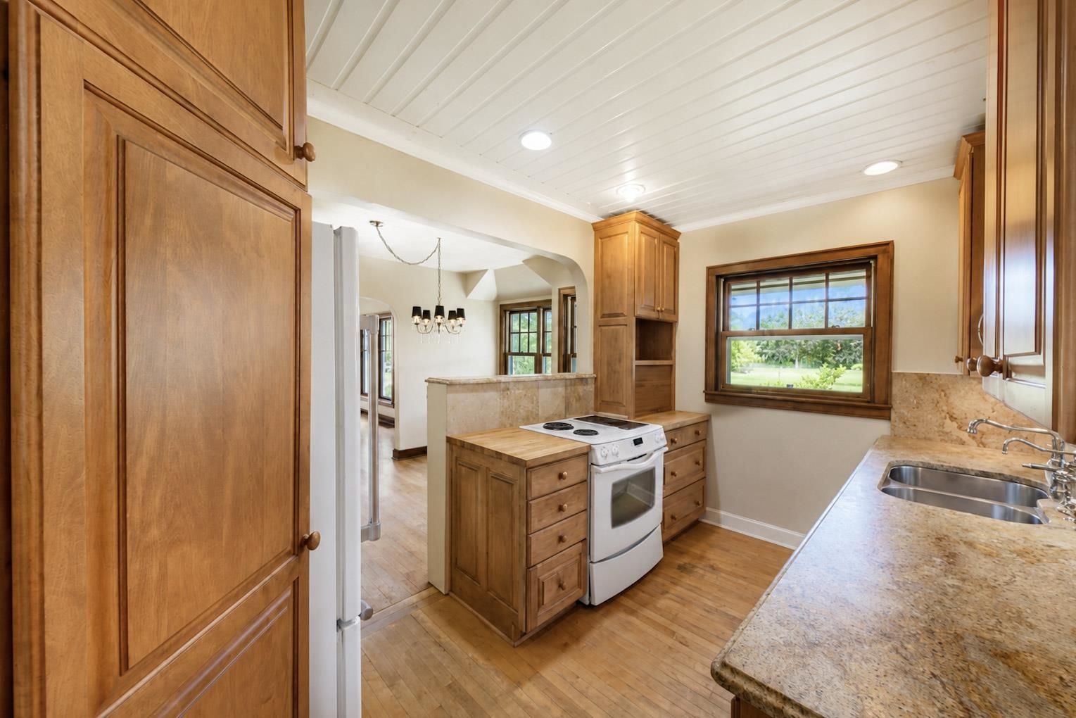 1018 Golf Club Road Property Photo 8