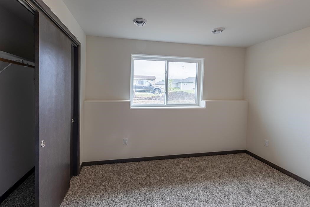 607 S Lasalle Street Property Photo 44