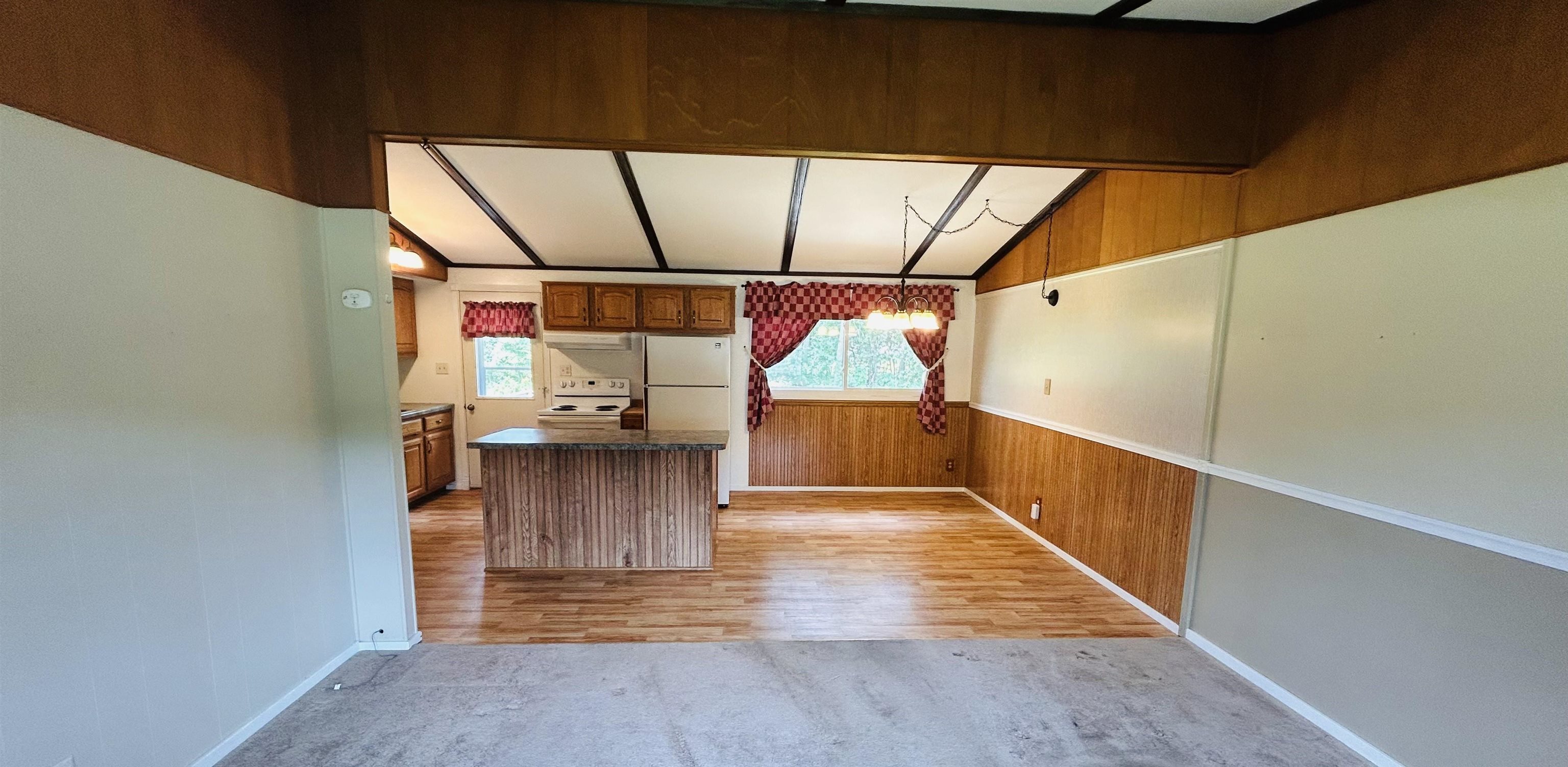6541 Helke Road Property Photo 4
