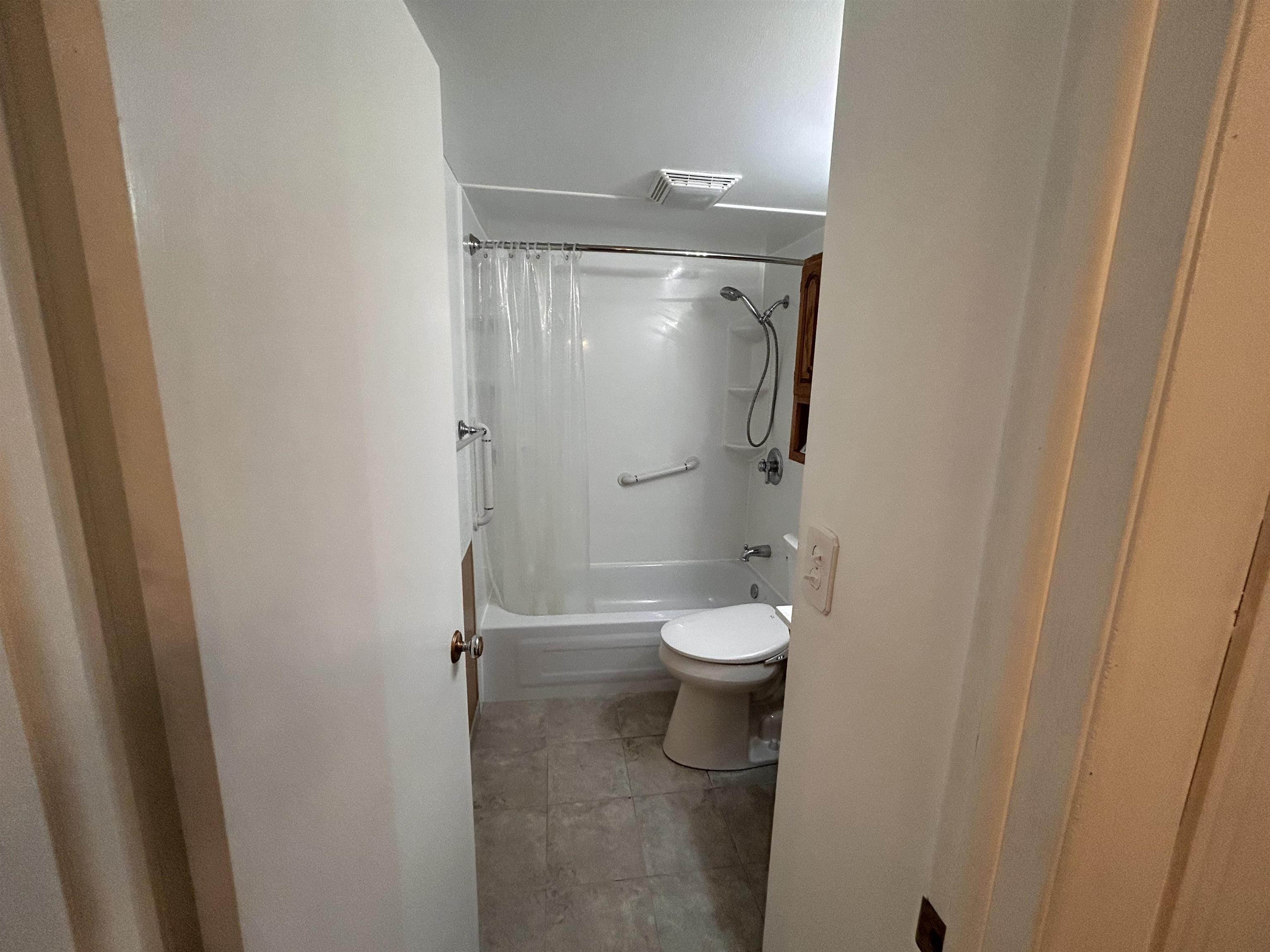 6541 Helke Road Property Photo 9