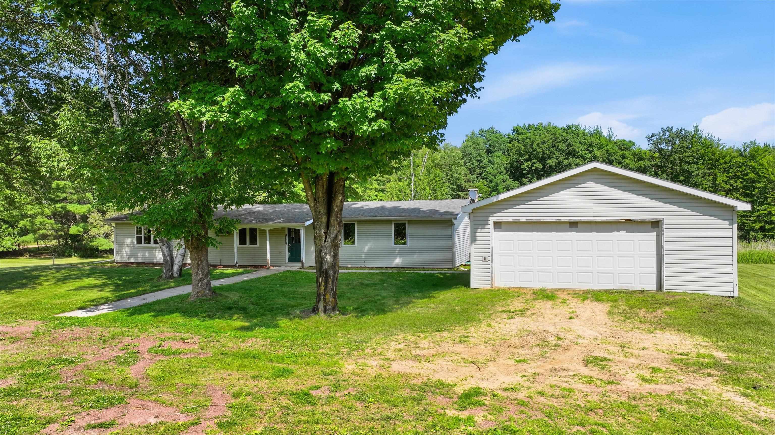 11555 Eisenhower Drive Property Photo 4