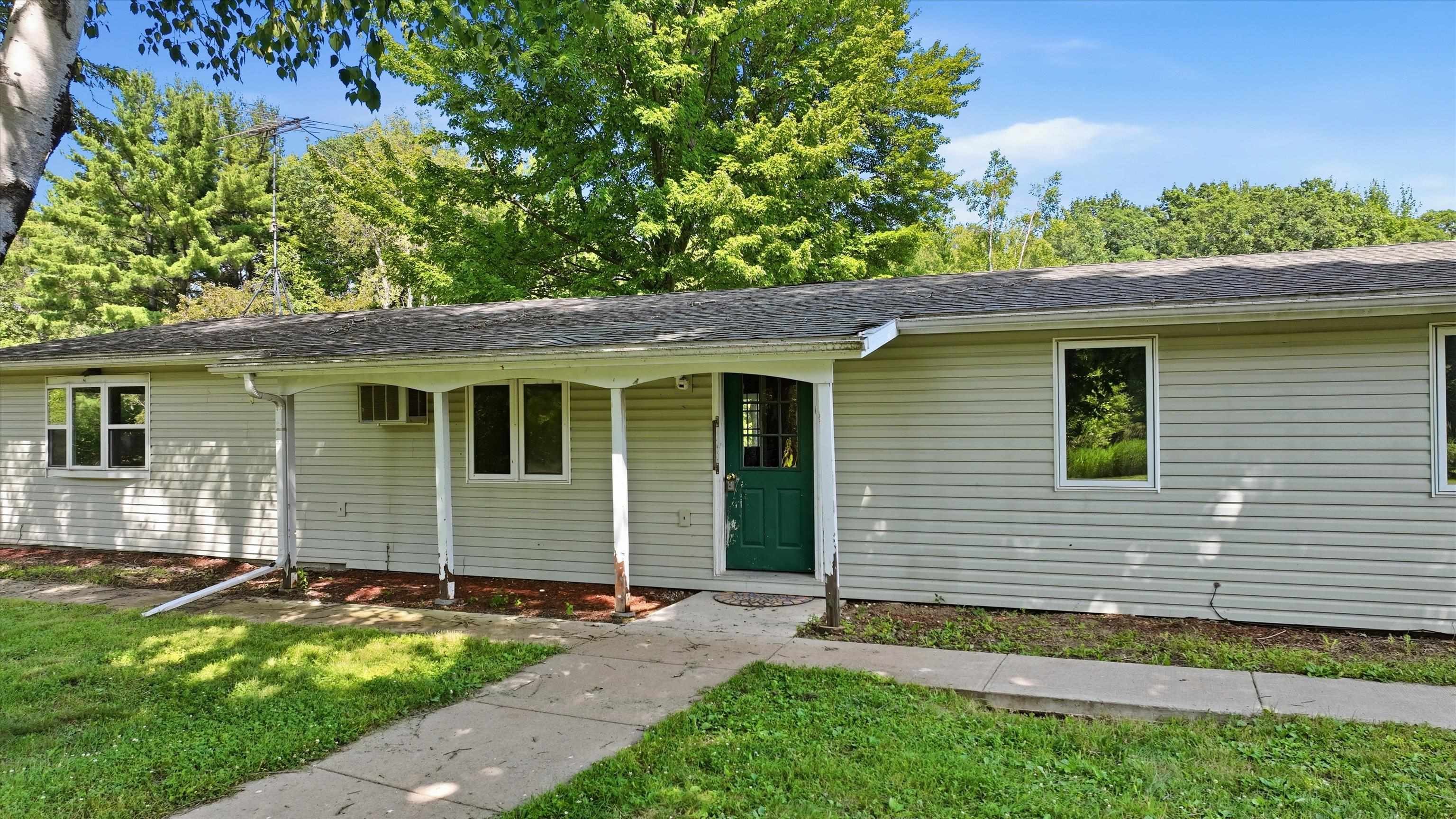 11555 Eisenhower Drive Property Photo 6