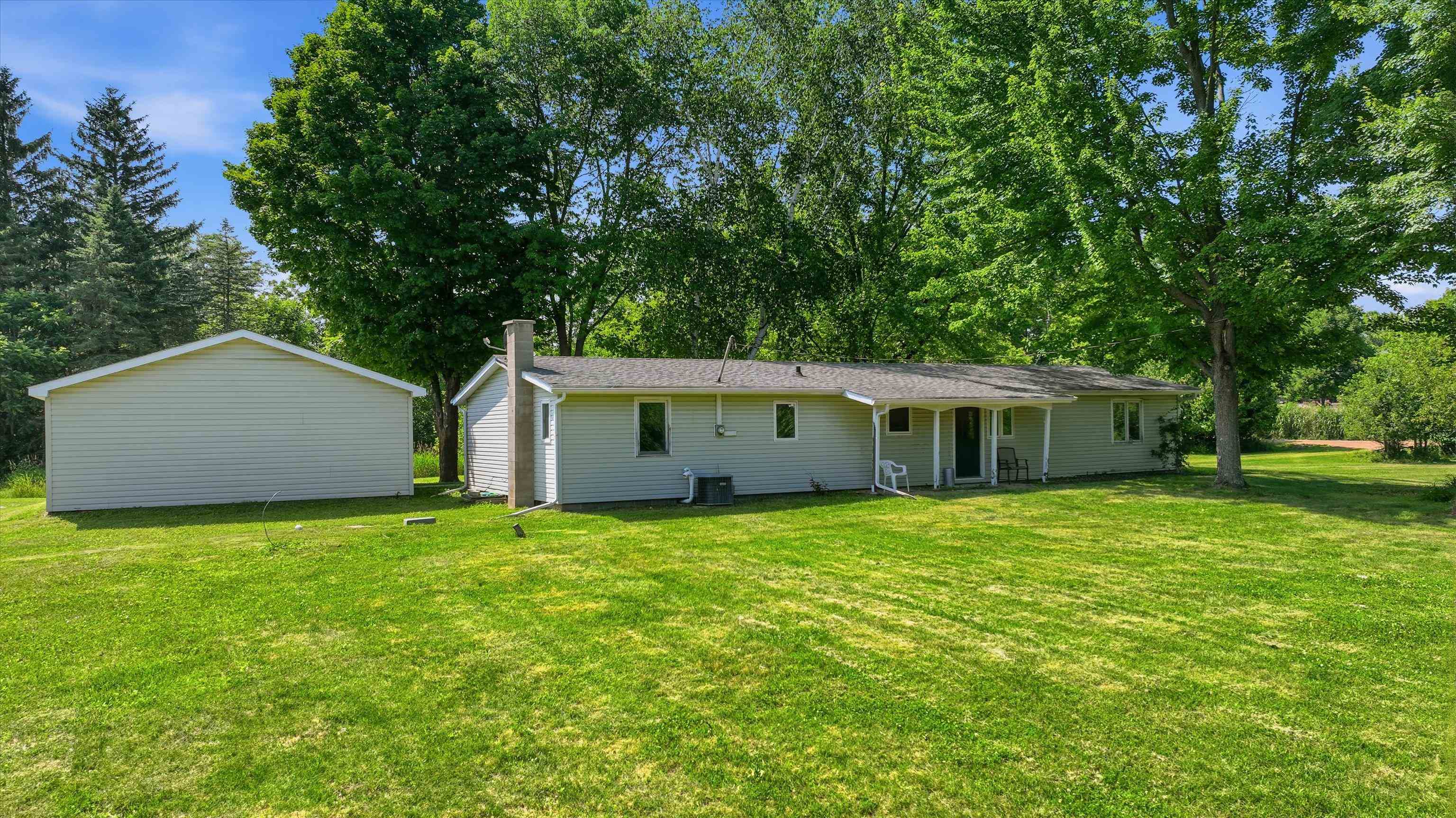 11555 Eisenhower Drive Property Photo 7