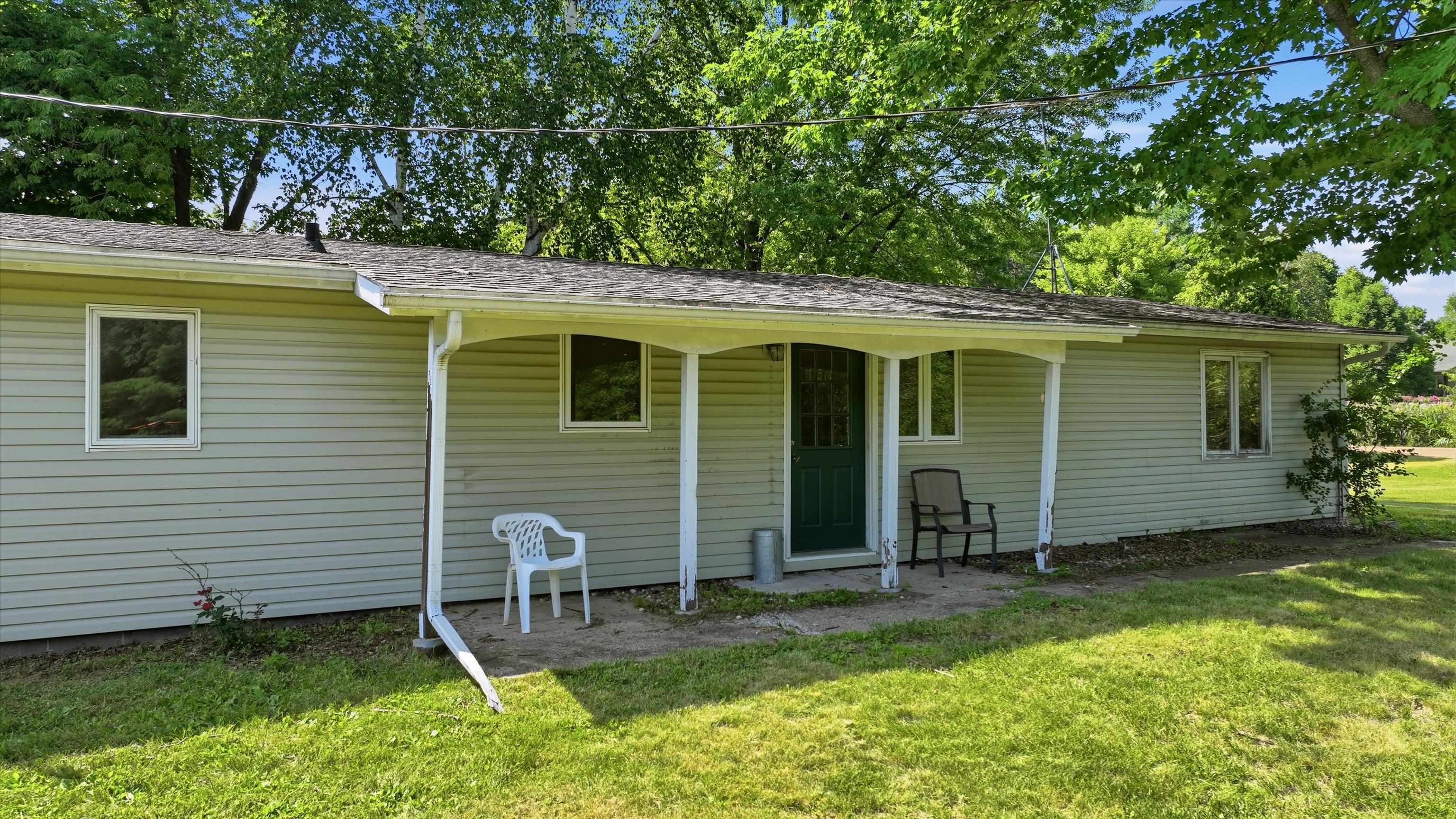 11555 Eisenhower Drive Property Photo 9