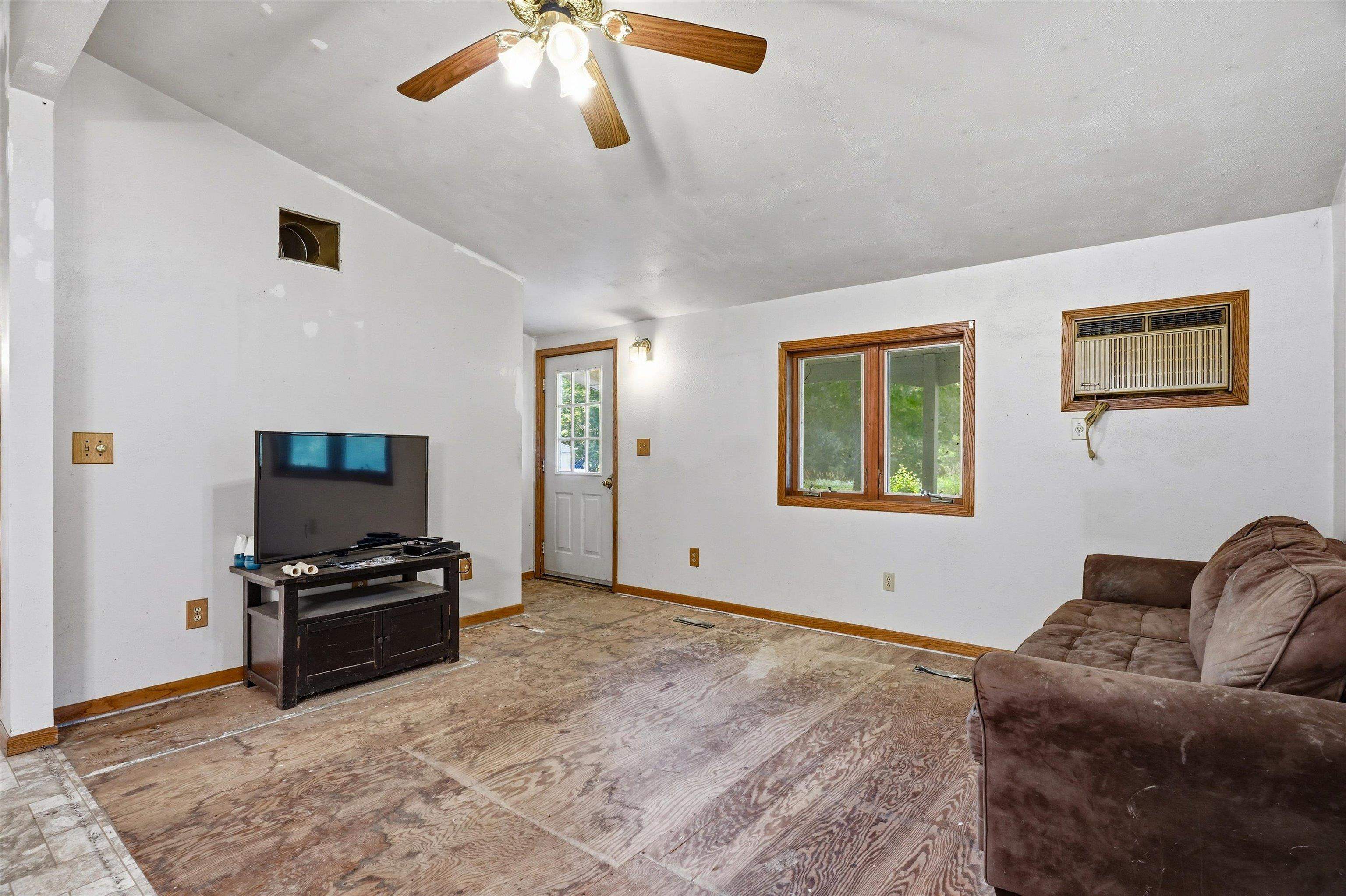 11555 Eisenhower Drive Property Photo 28