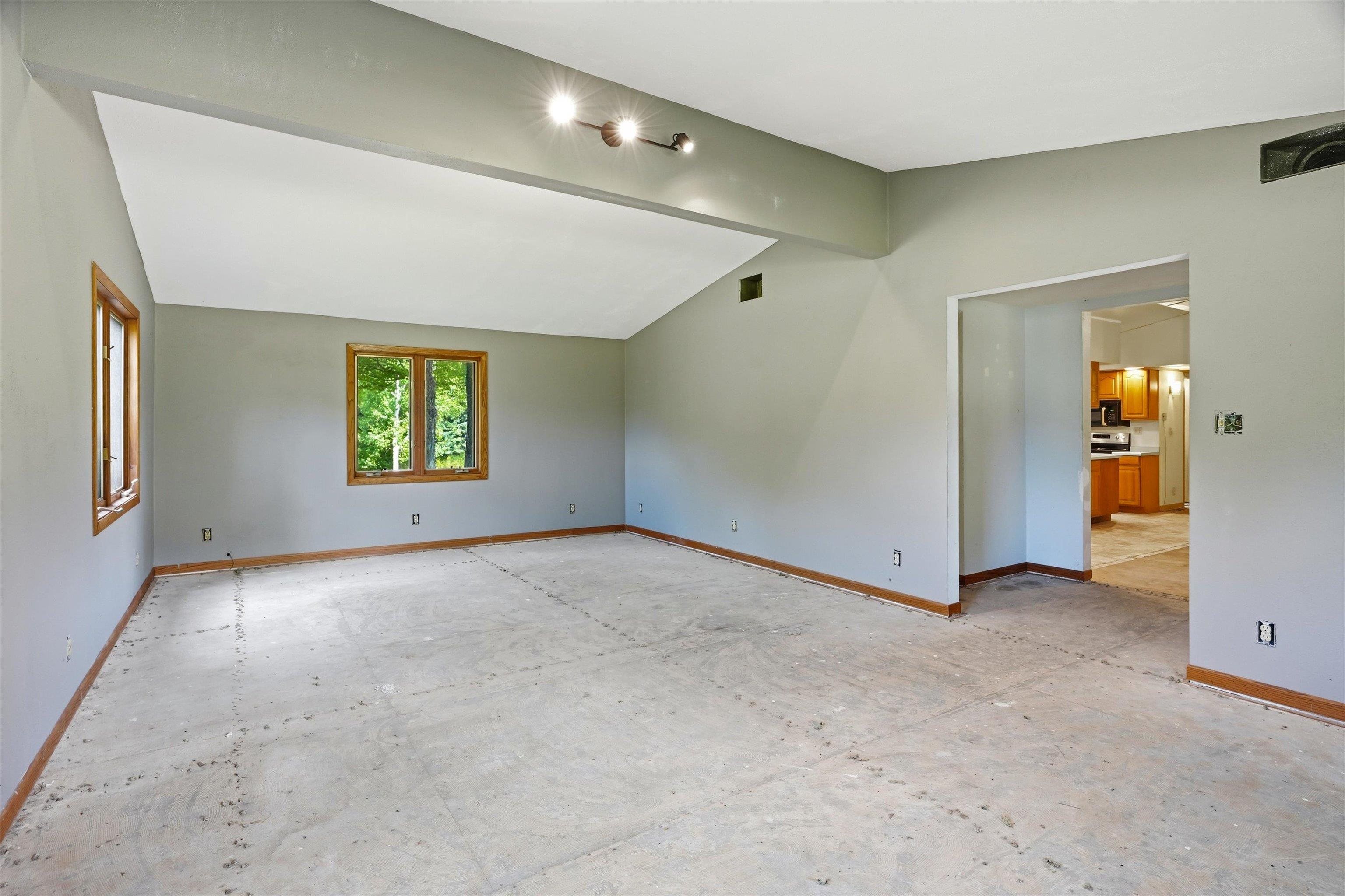11555 Eisenhower Drive Property Photo 40