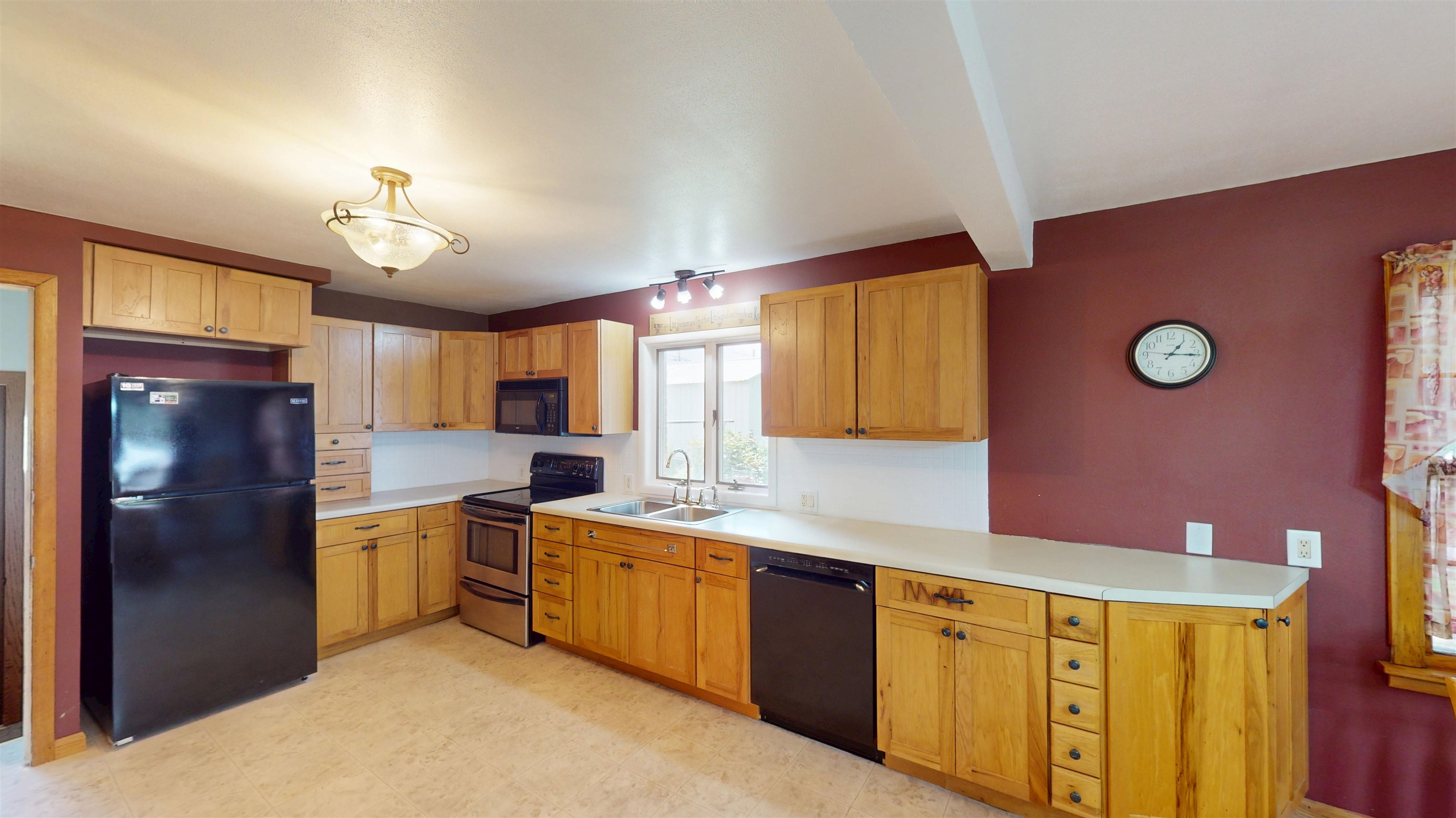 213115 State Highway 97 Property Photo 16
