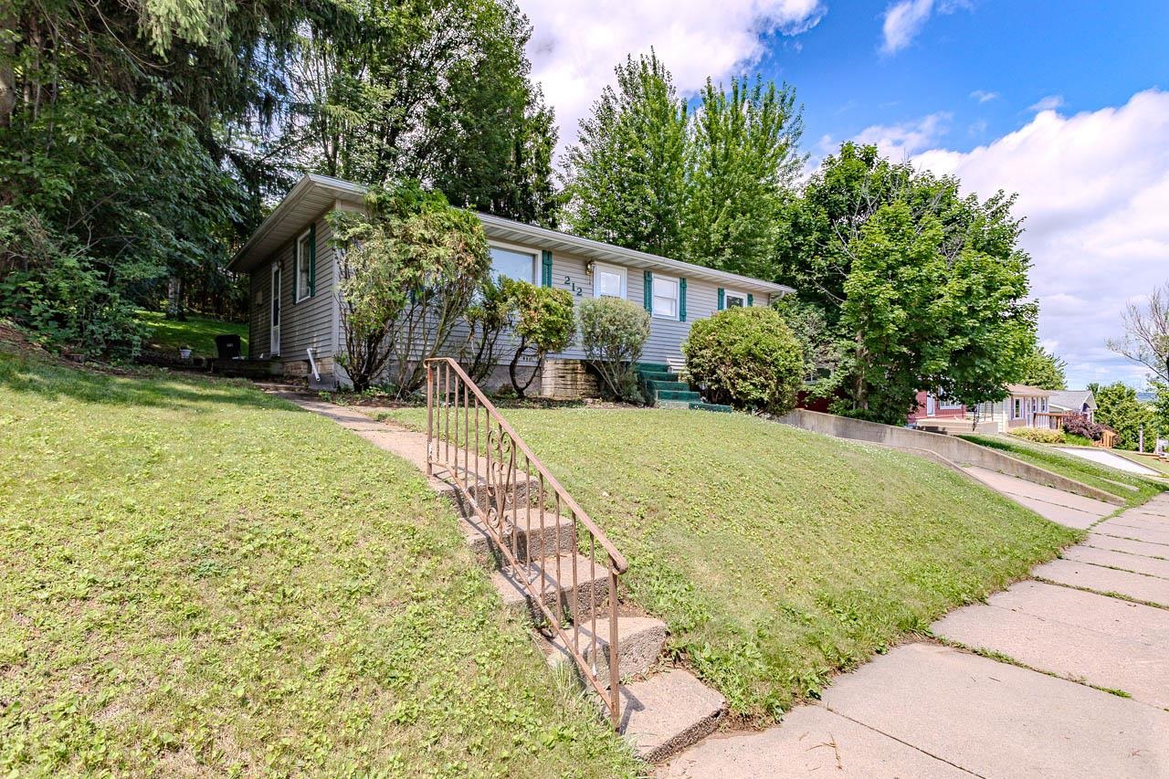 212 N 11th Avenue Property Photo 3