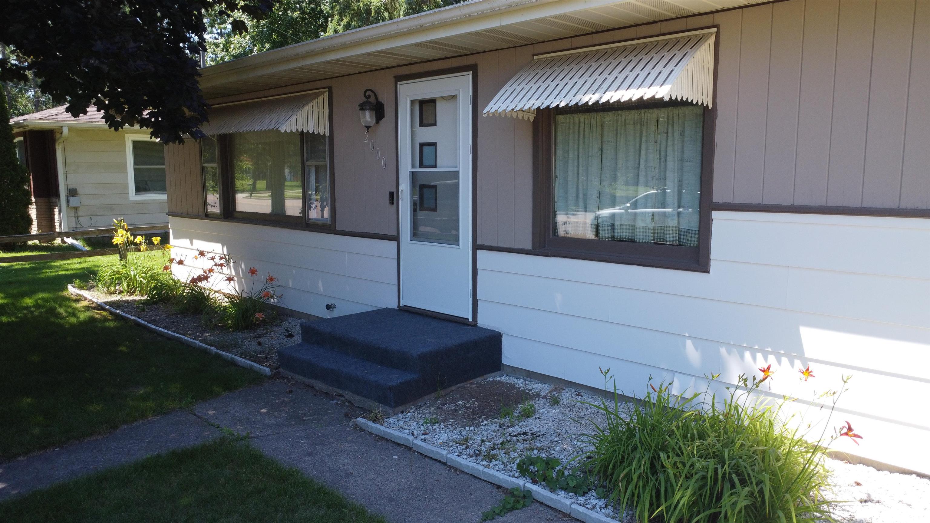 2000 5th Avenue Property Photo 2