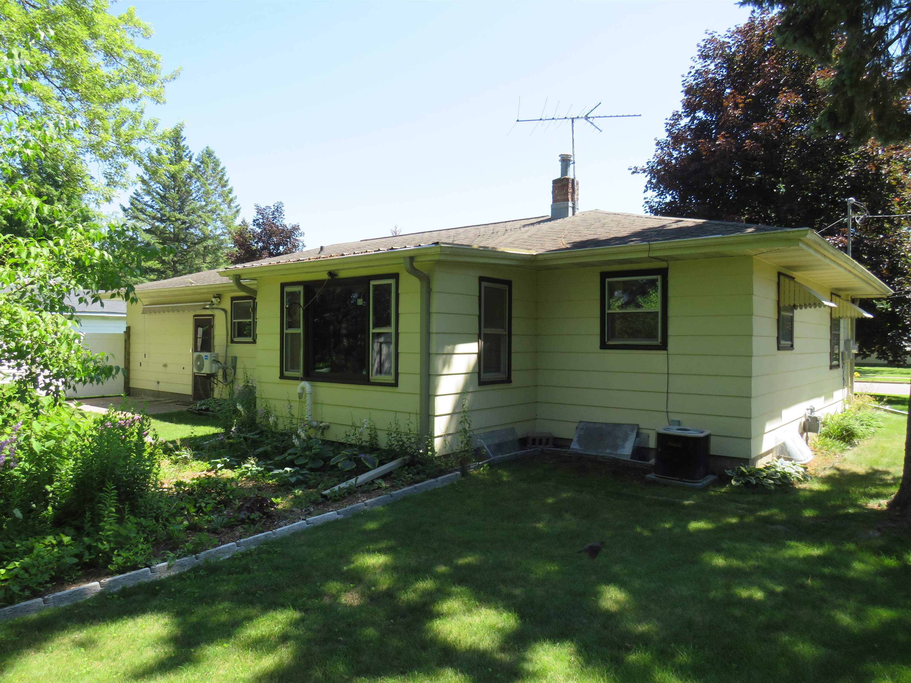 2000 5th Avenue Property Photo 4