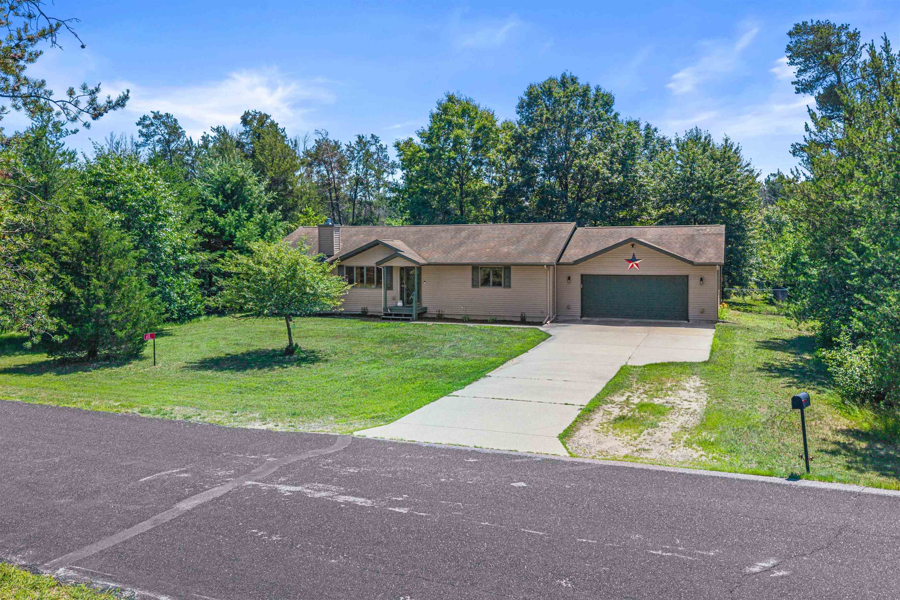 212 W Walden Way Property Photo 1