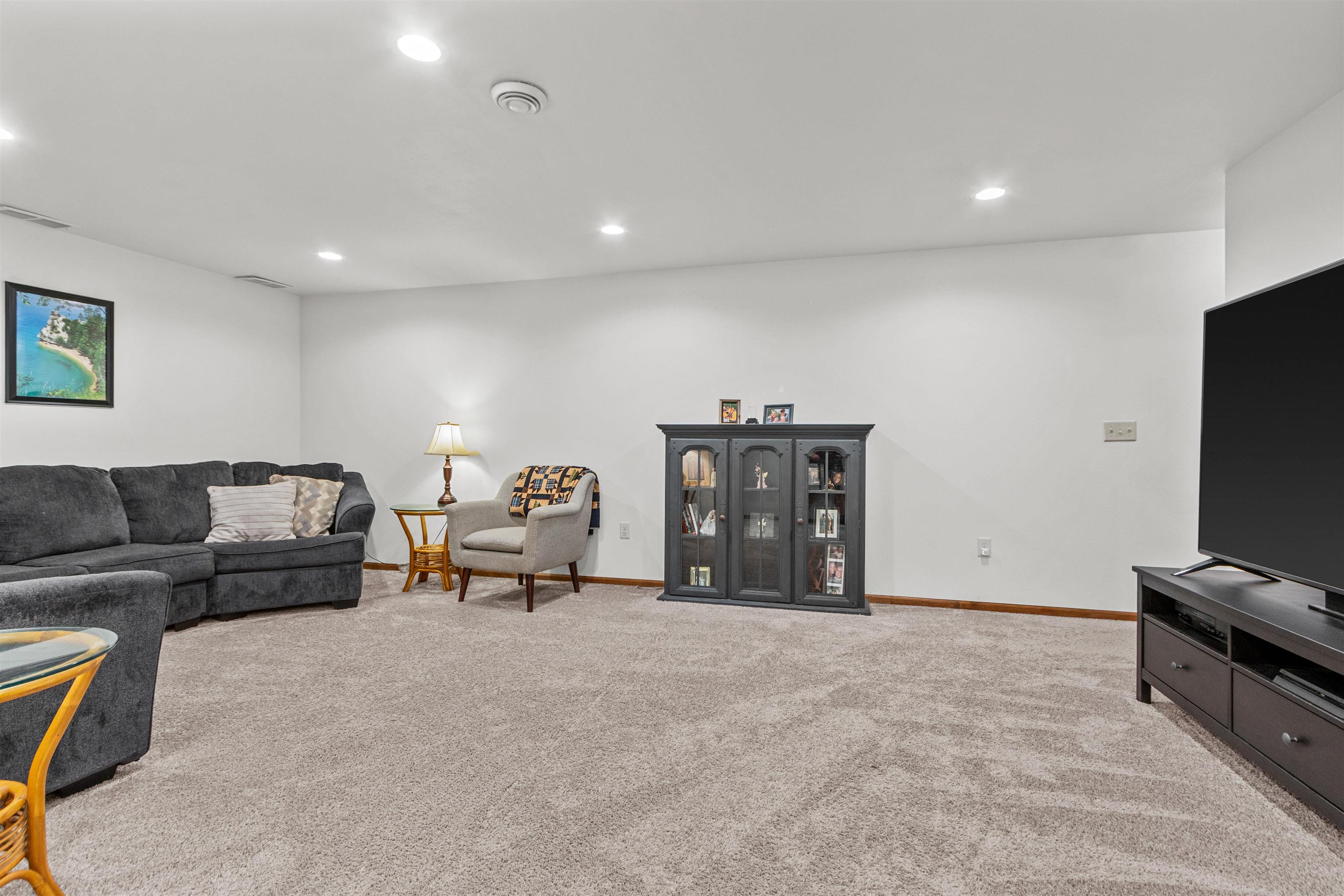 212 W Walden Way Property Photo 41