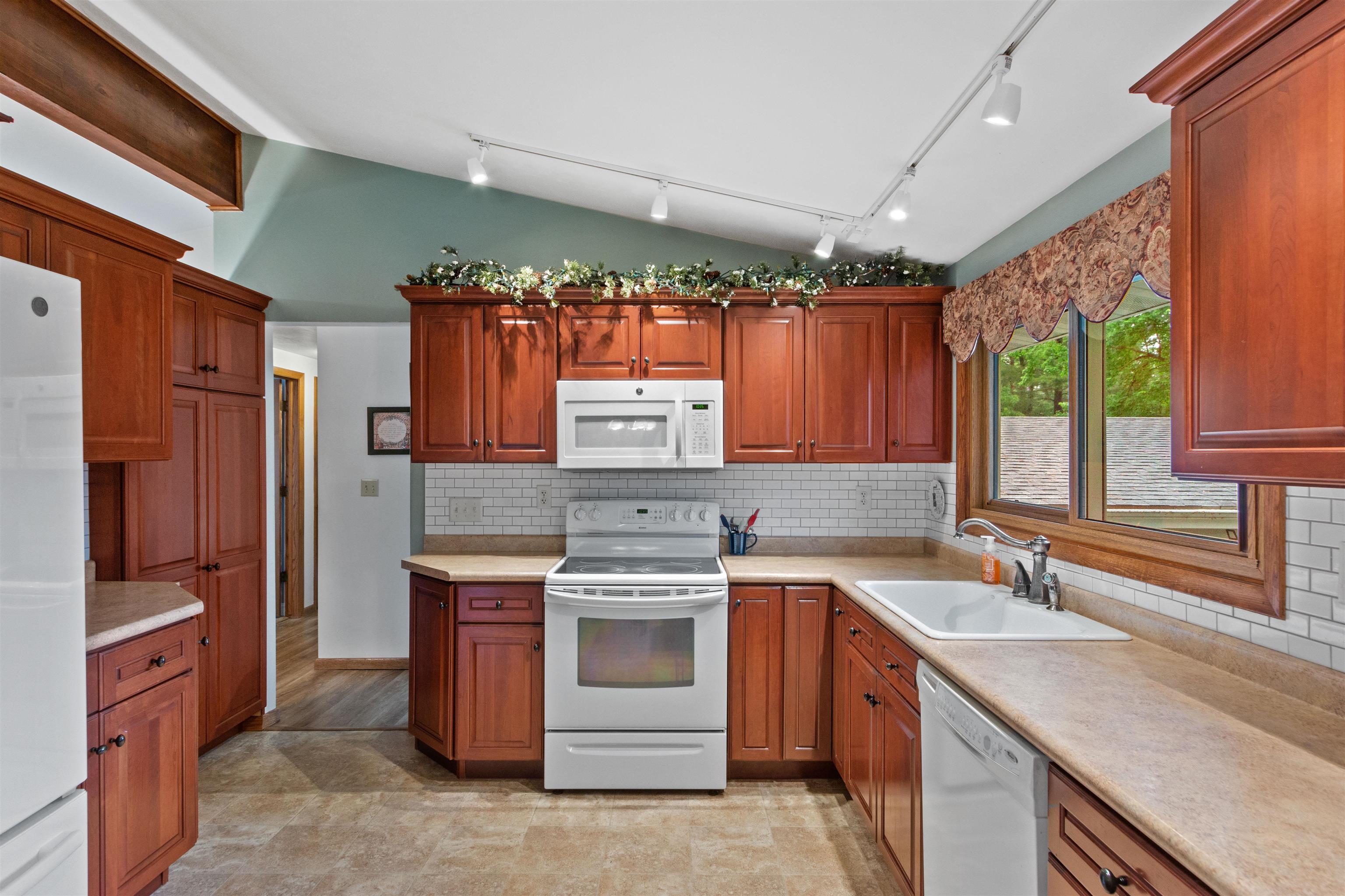 1815 School Street Property Photo 13